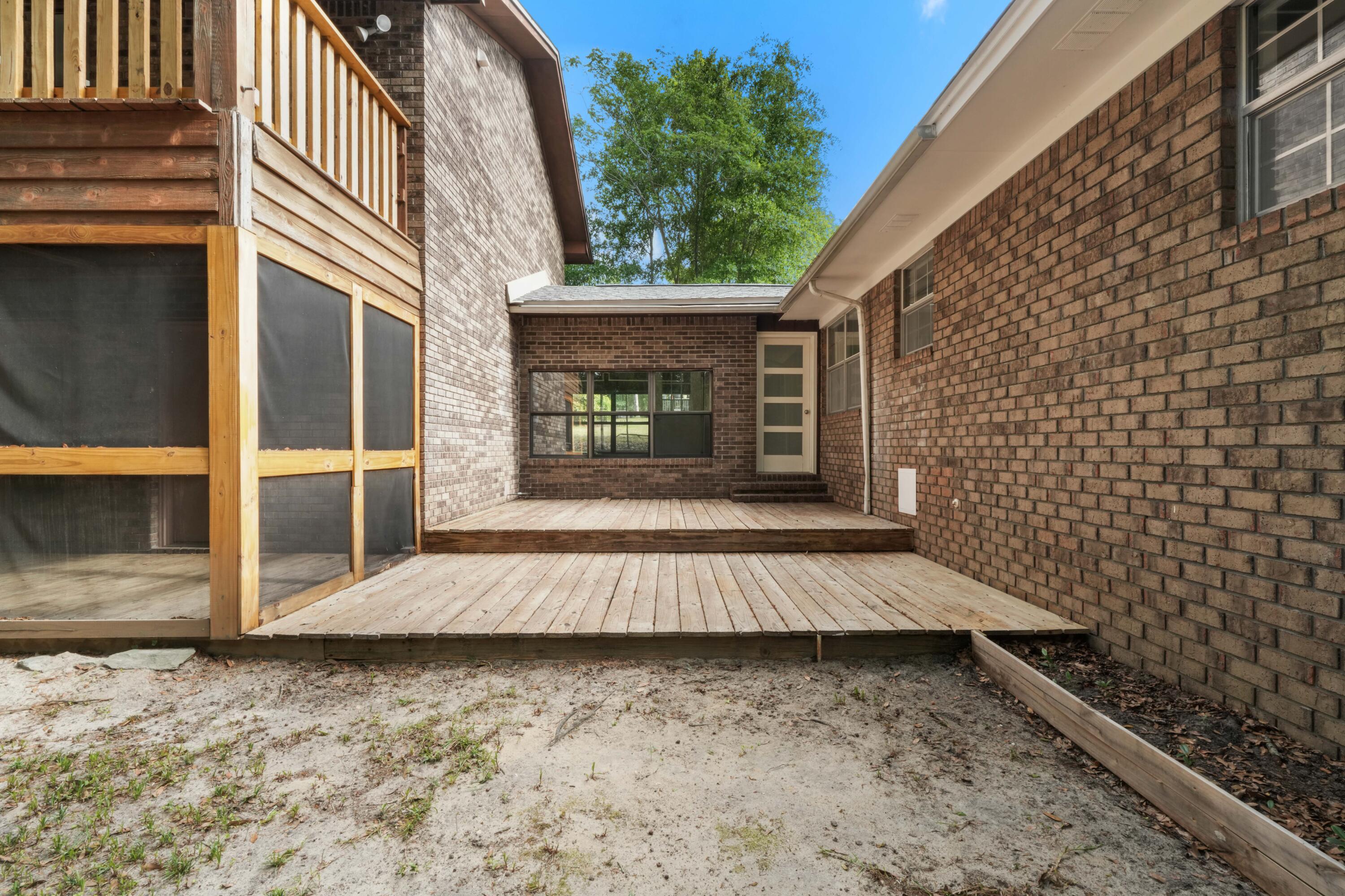 255 Brackin Street