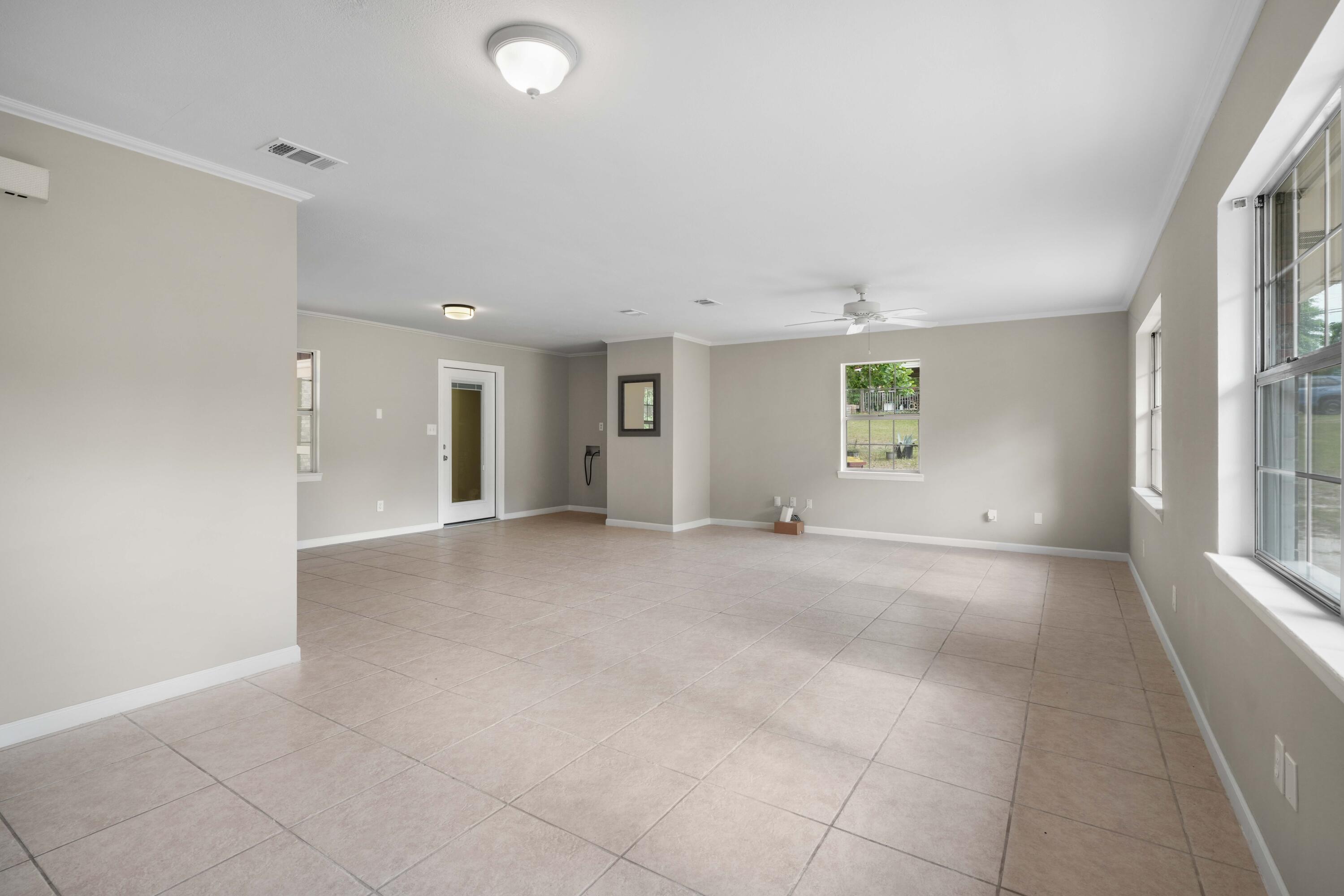 255 Brackin Street