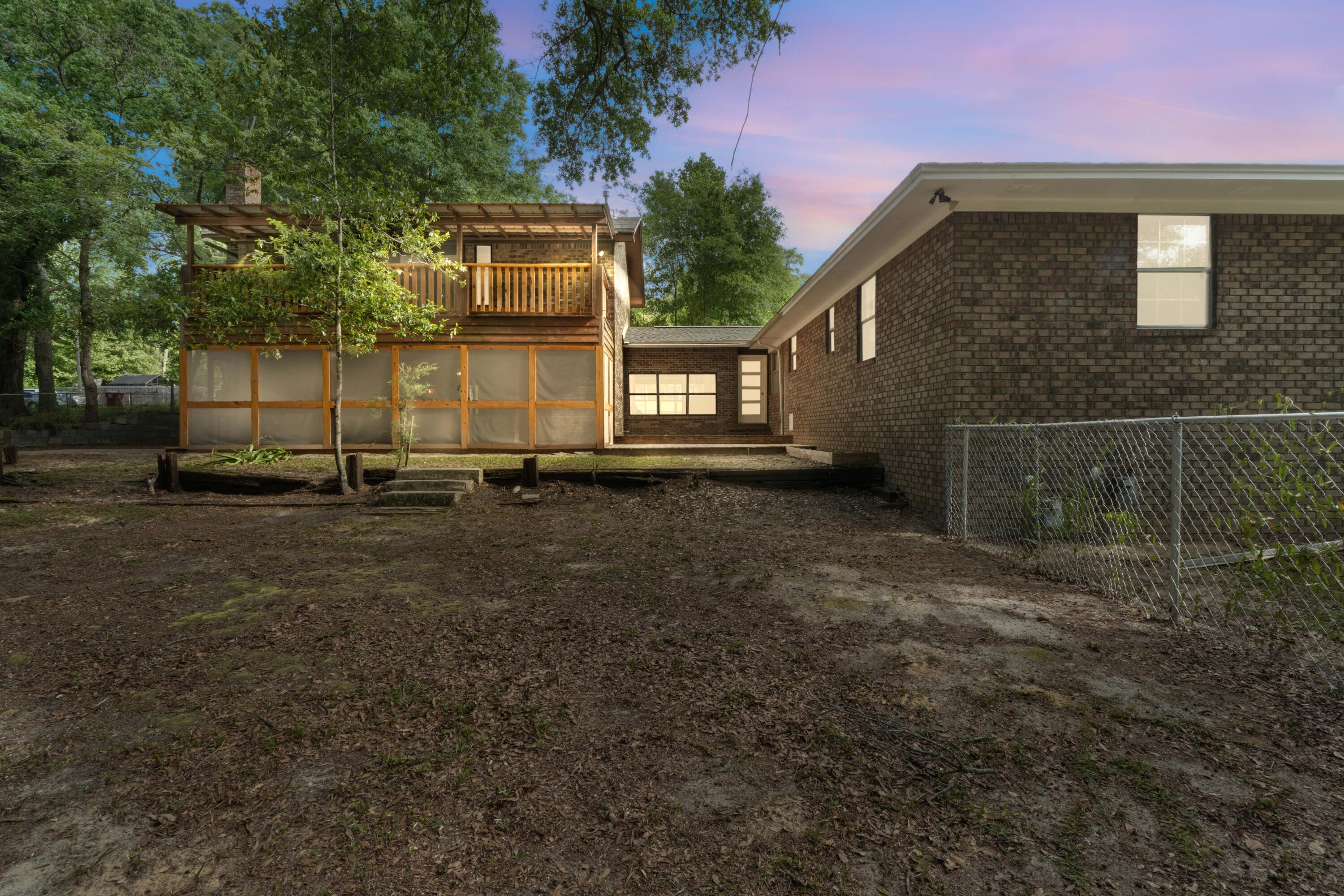 255 Brackin Street