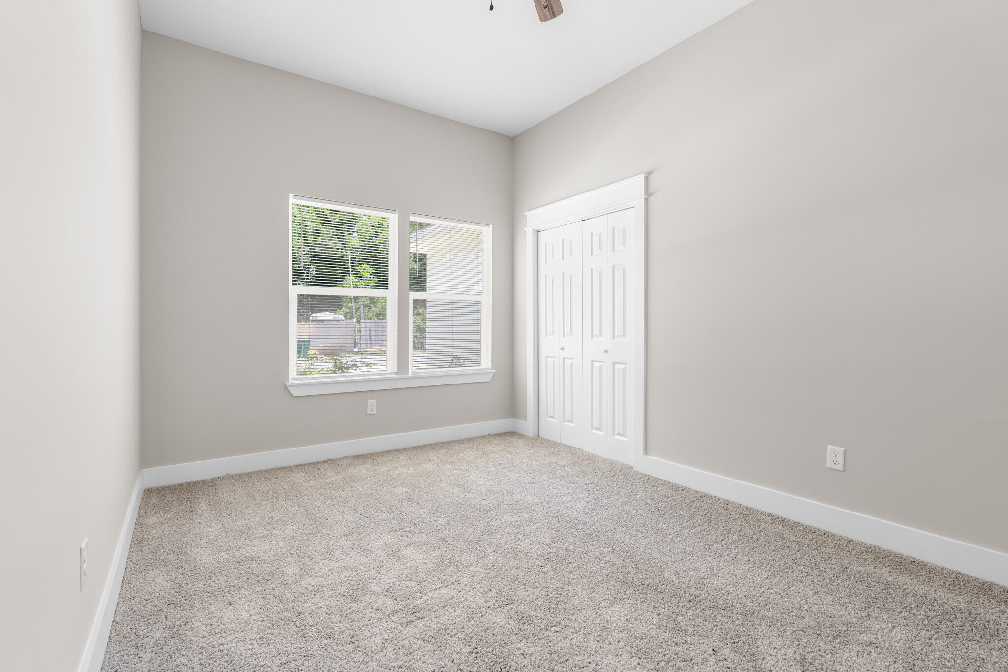 5 Romana Lane