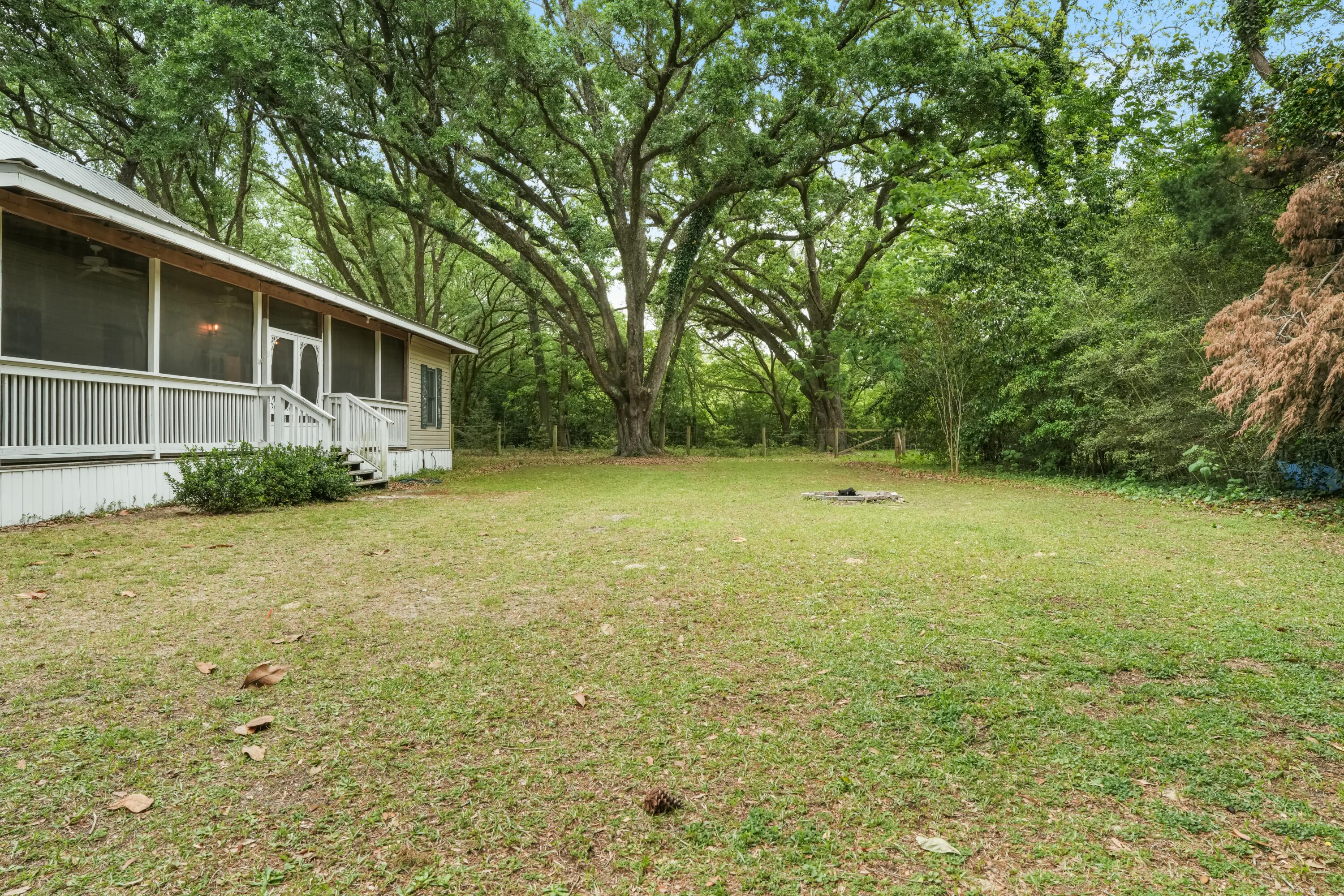 126 Mchenry Road, DeFuniak Springs