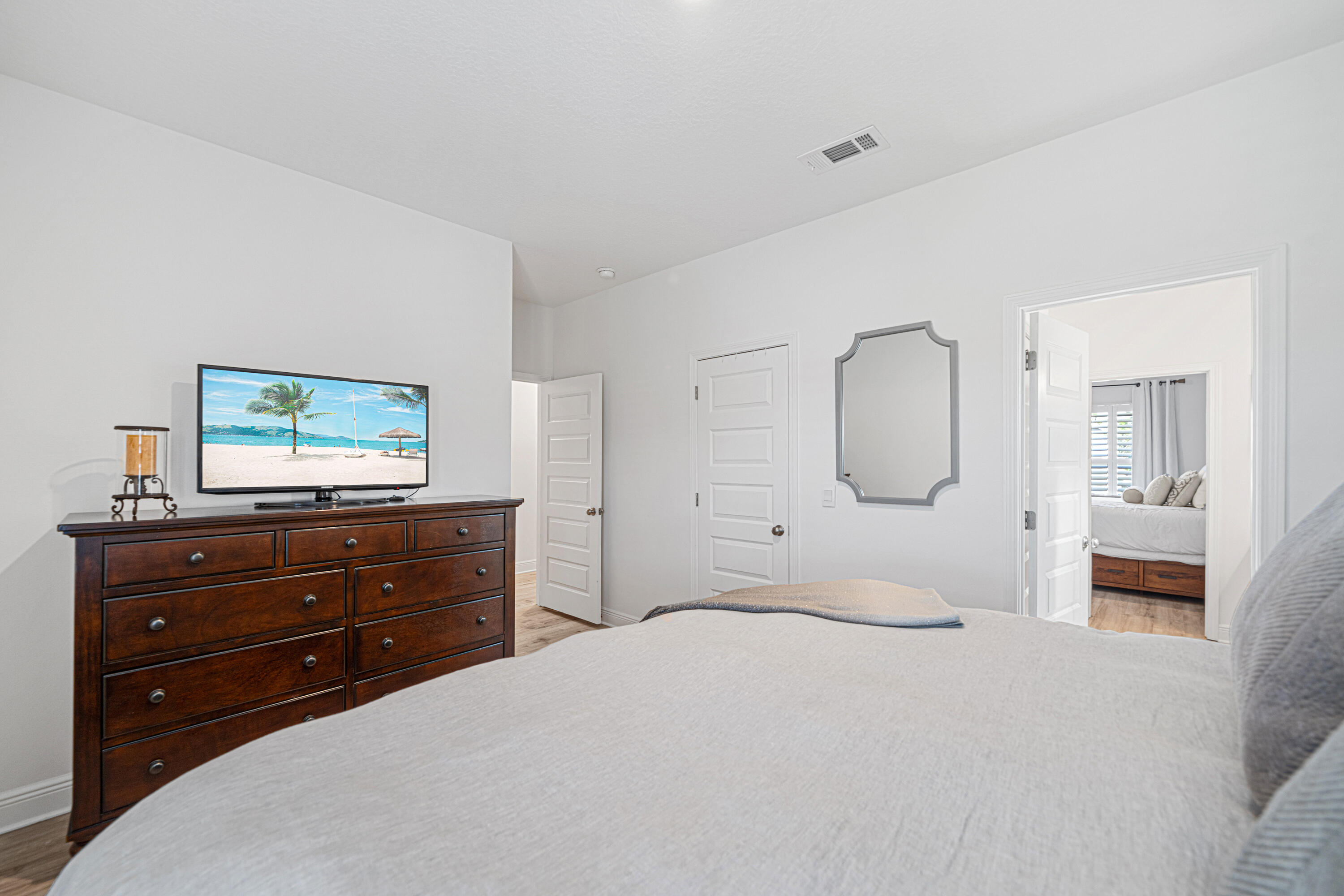 599 Las Roblas Grande Drive