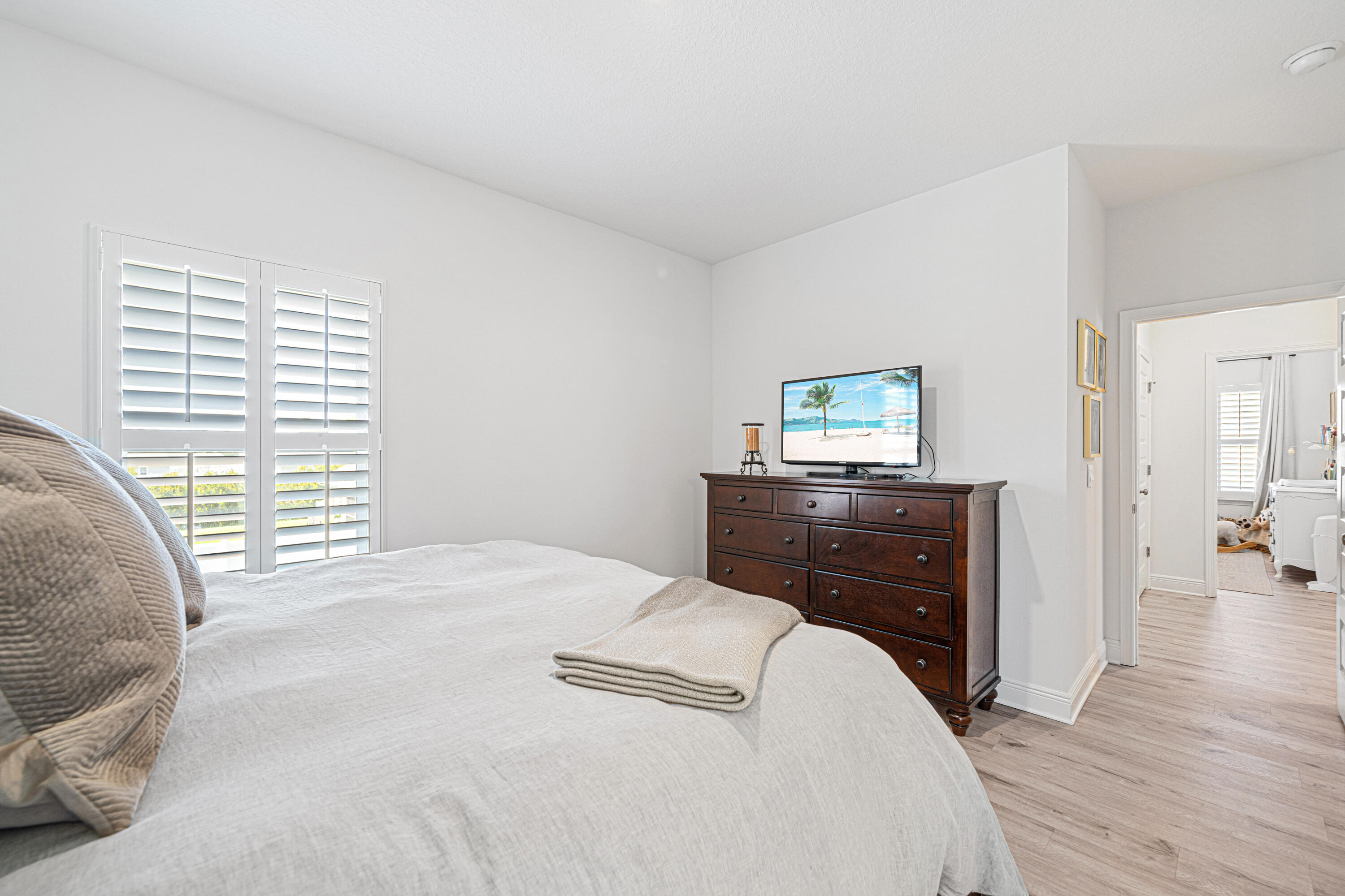 599 Las Roblas Grande Drive