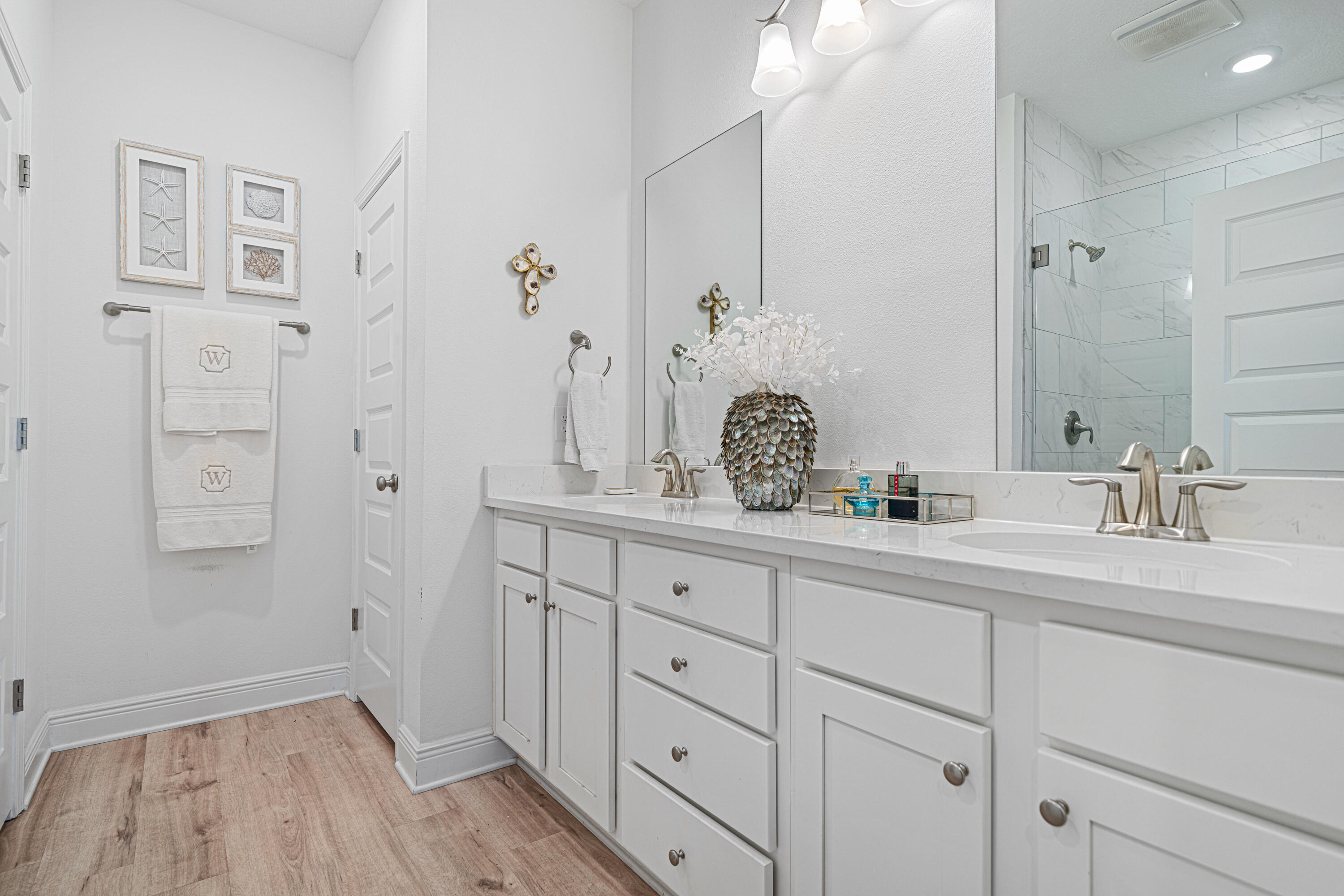 599 Las Roblas Grande Drive