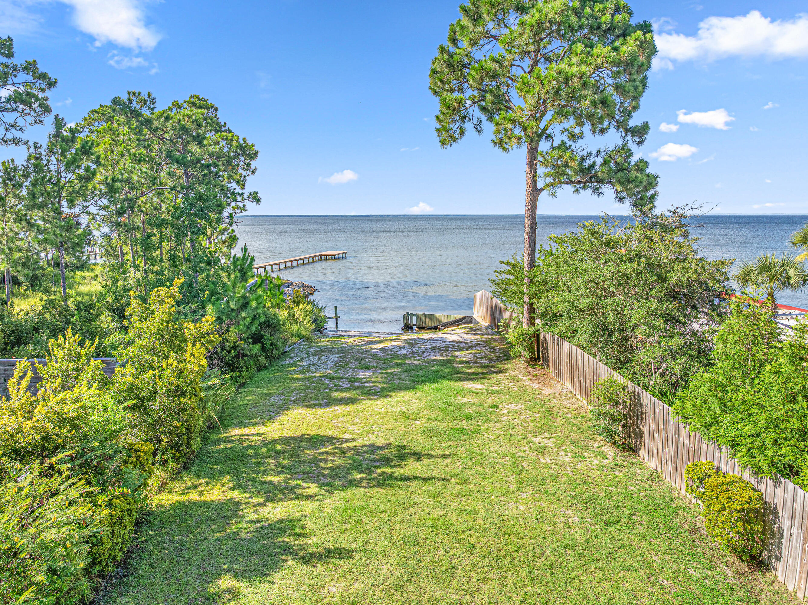 599 Las Roblas Grande Drive