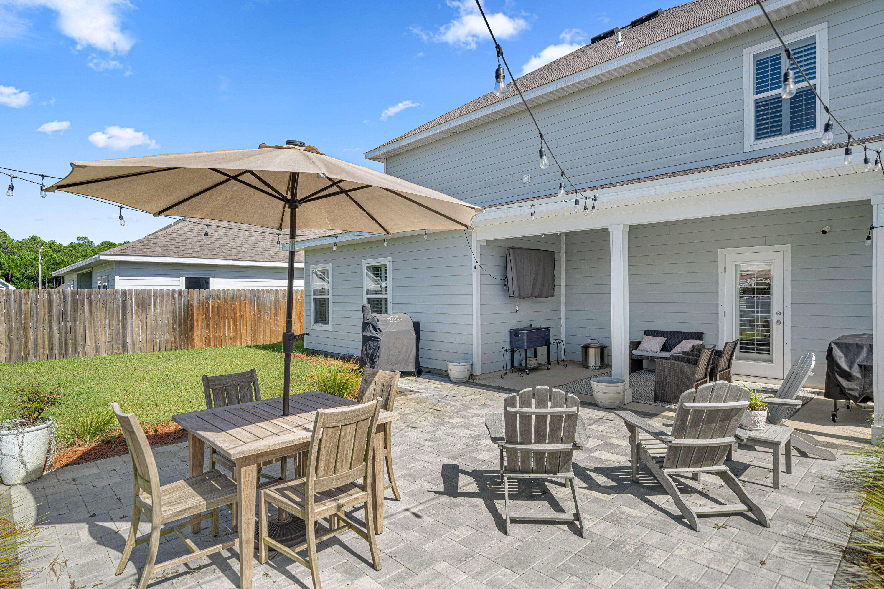 599 Las Roblas Grande Drive