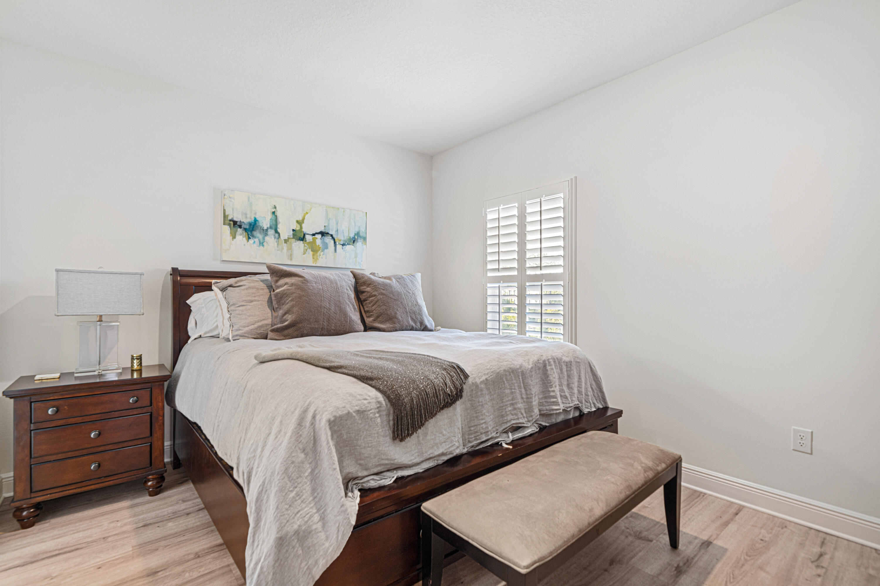 599 Las Roblas Grande Drive