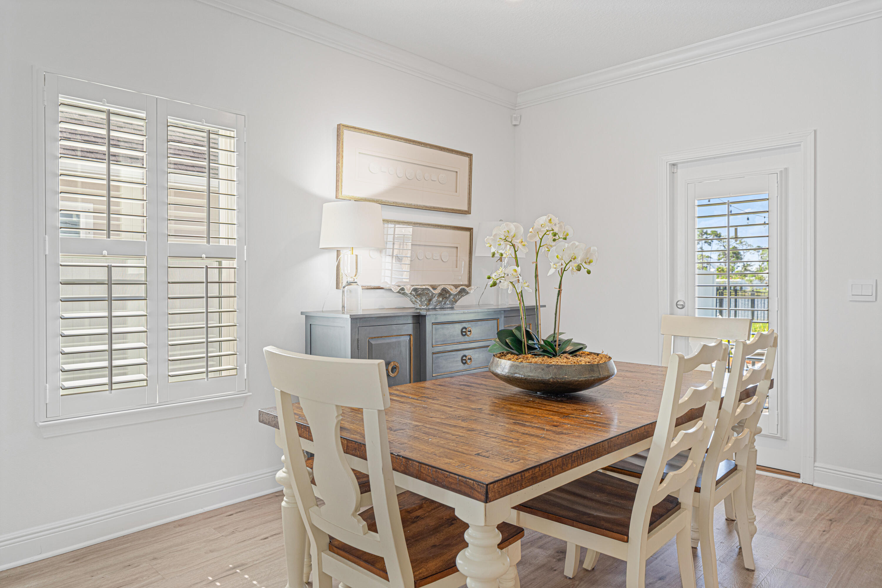 599 Las Roblas Grande Drive