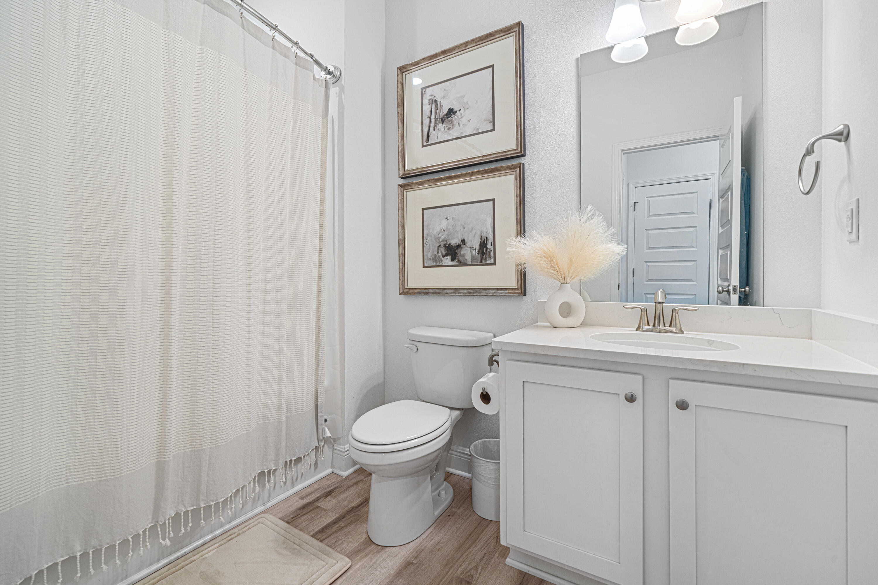 599 Las Roblas Grande Drive