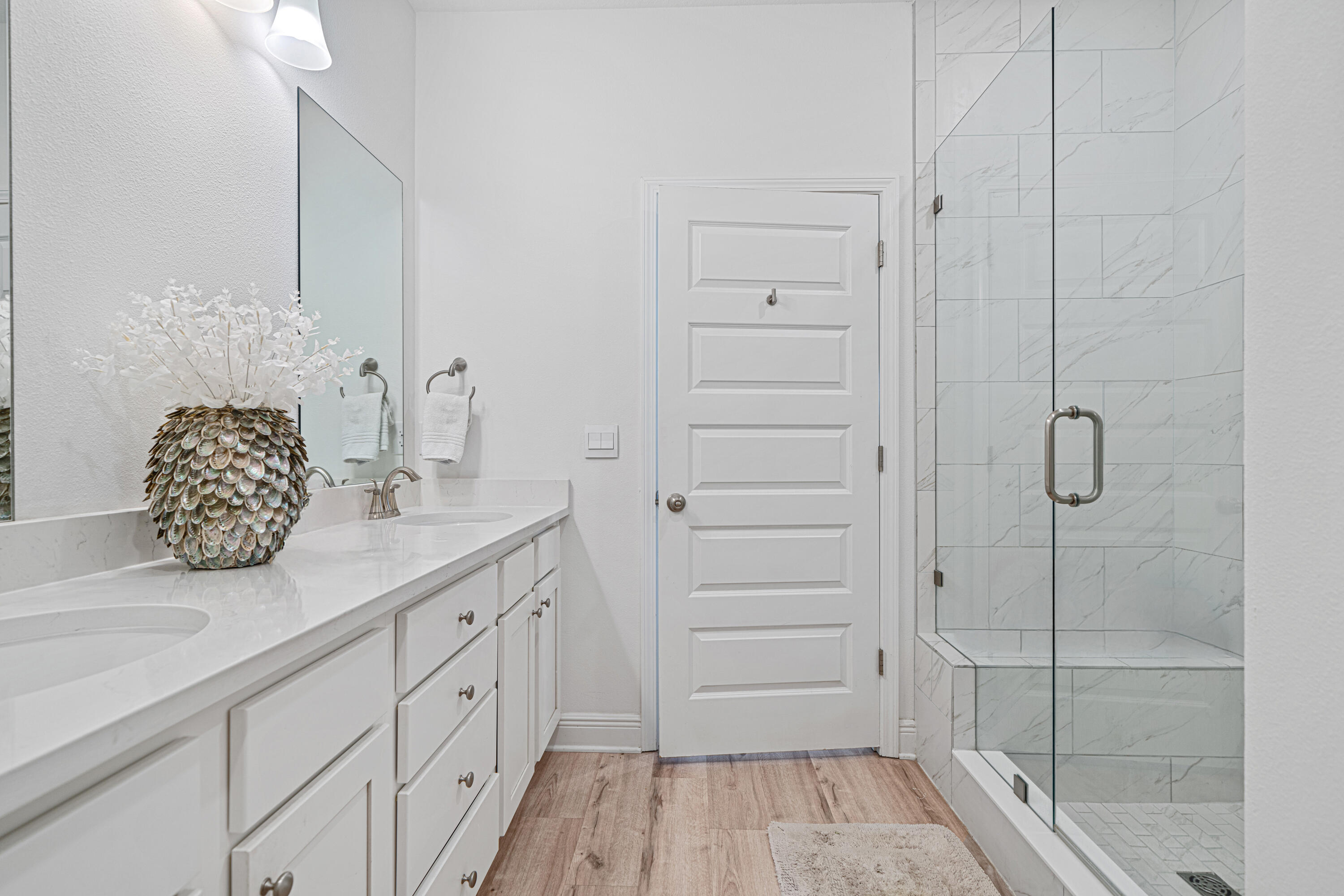 599 Las Roblas Grande Drive