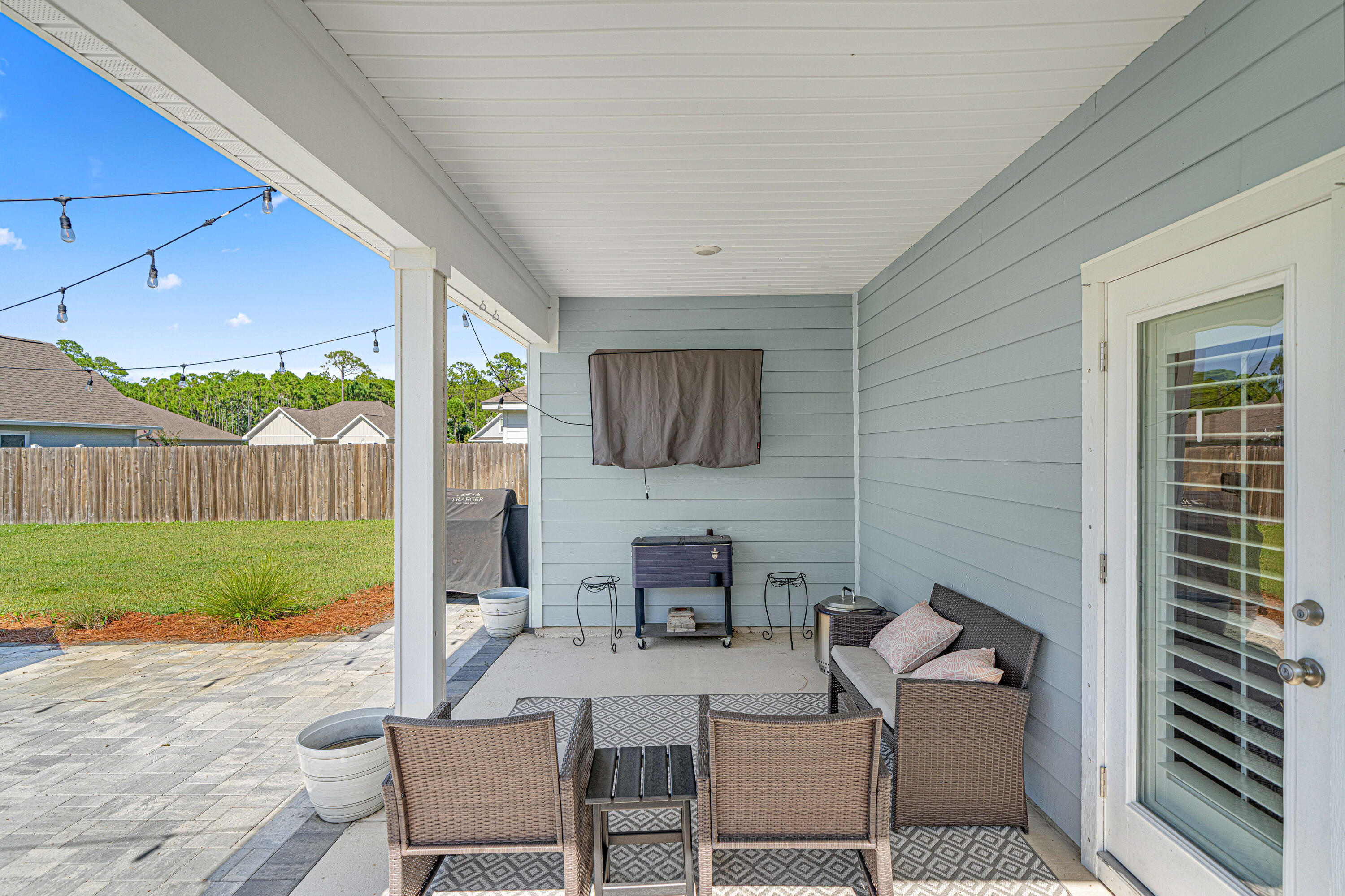 599 Las Roblas Grande Drive