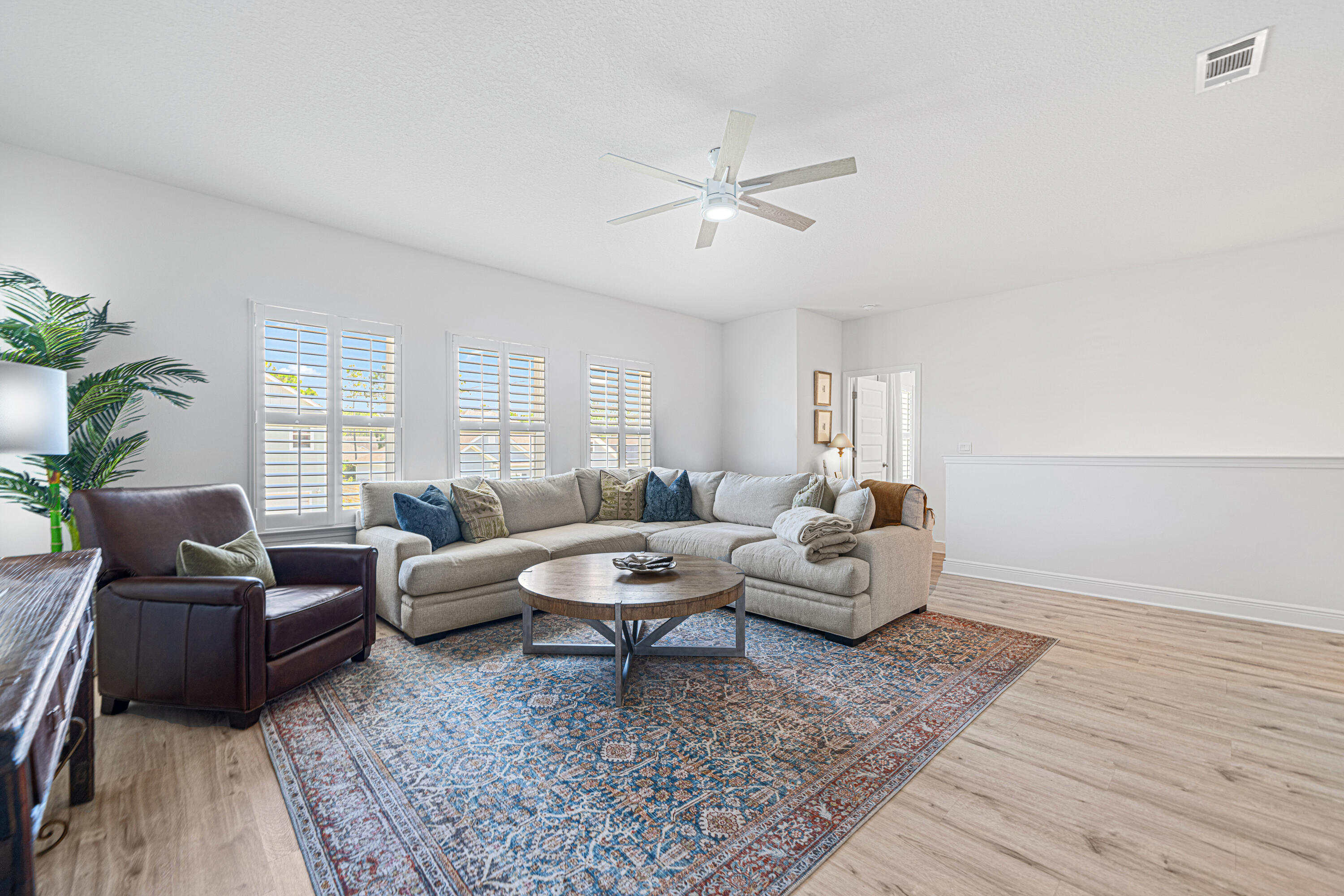 599 Las Roblas Grande Drive