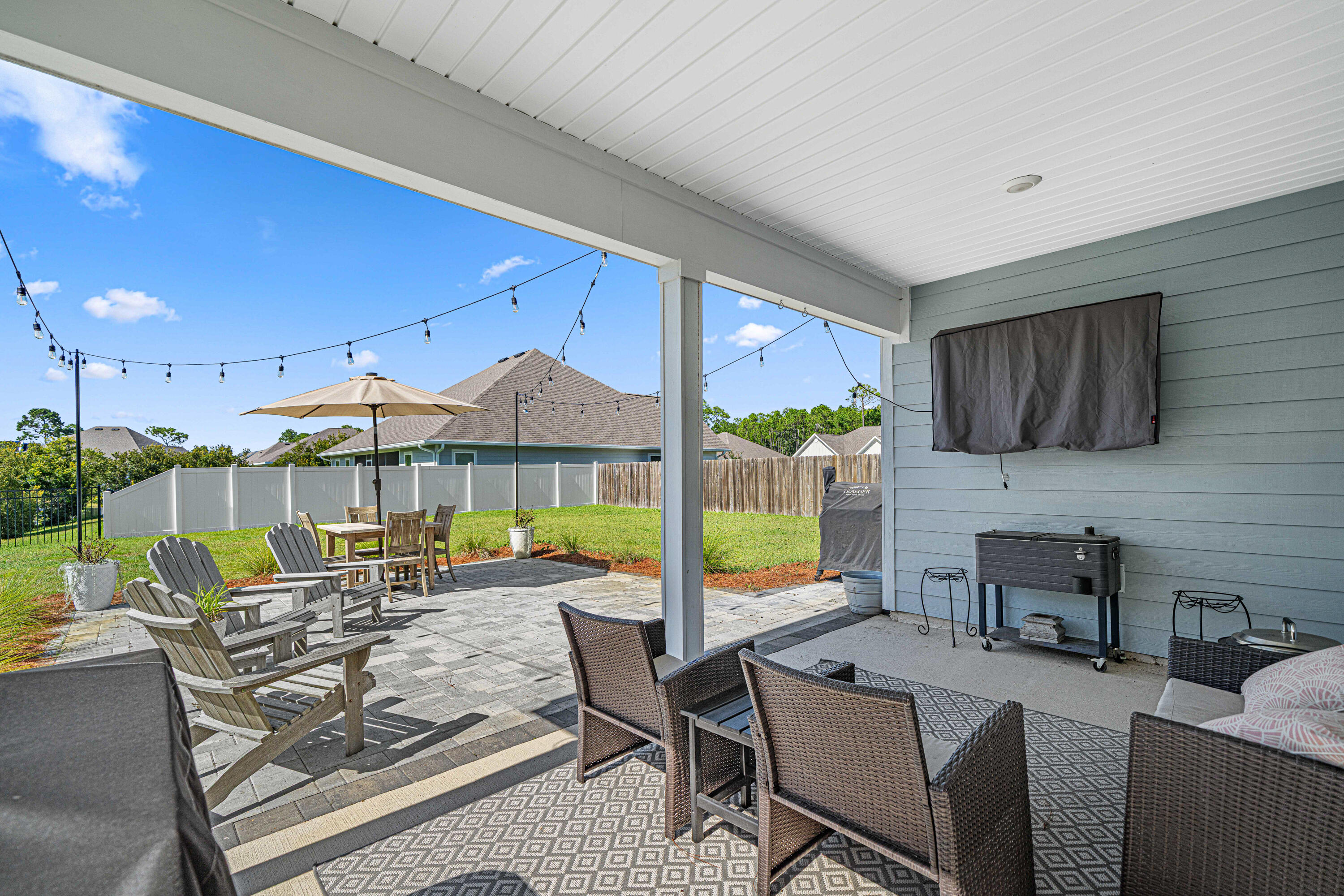 599 Las Roblas Grande Drive