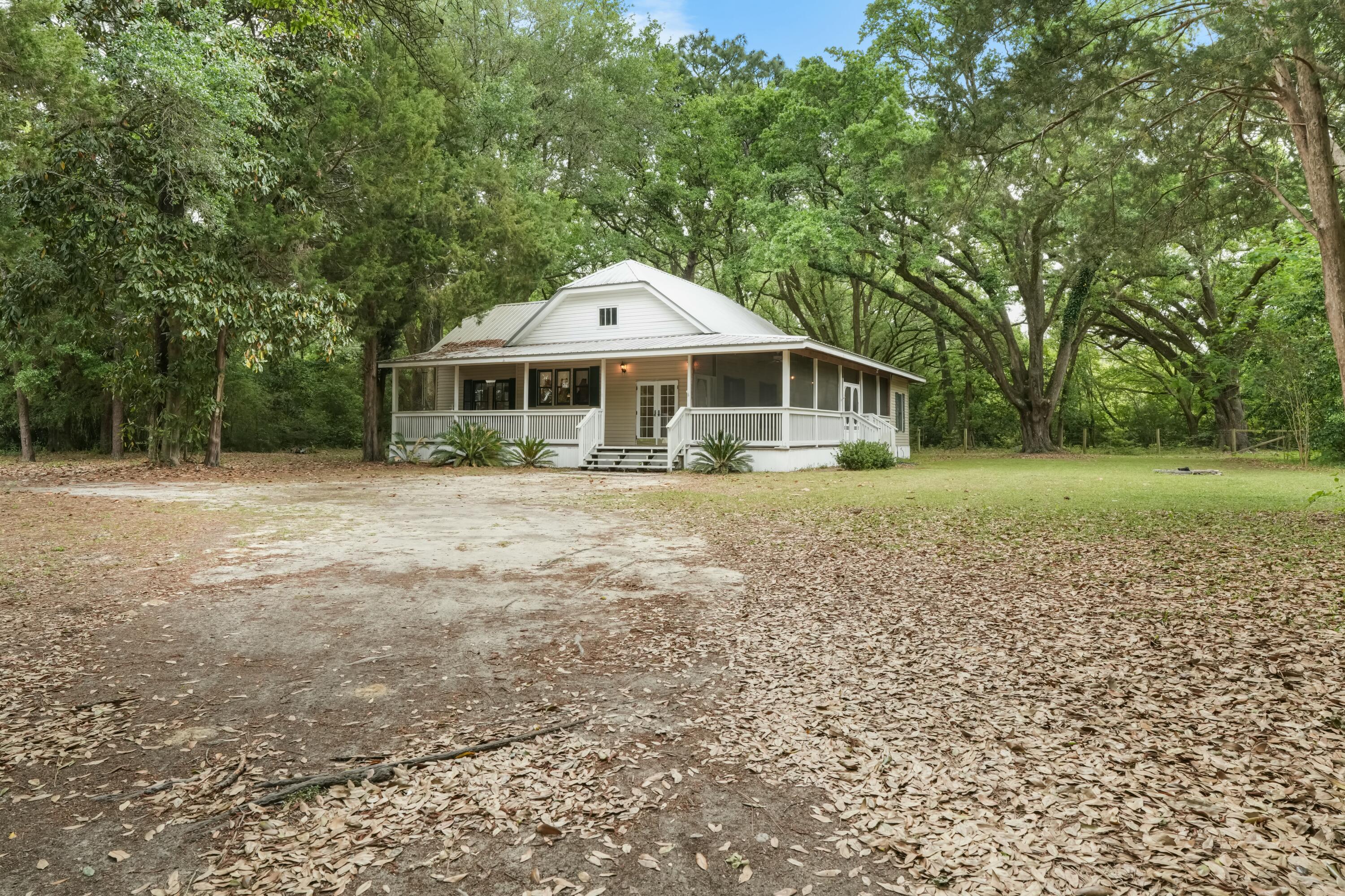 126 Mchenry Road, DeFuniak Springs