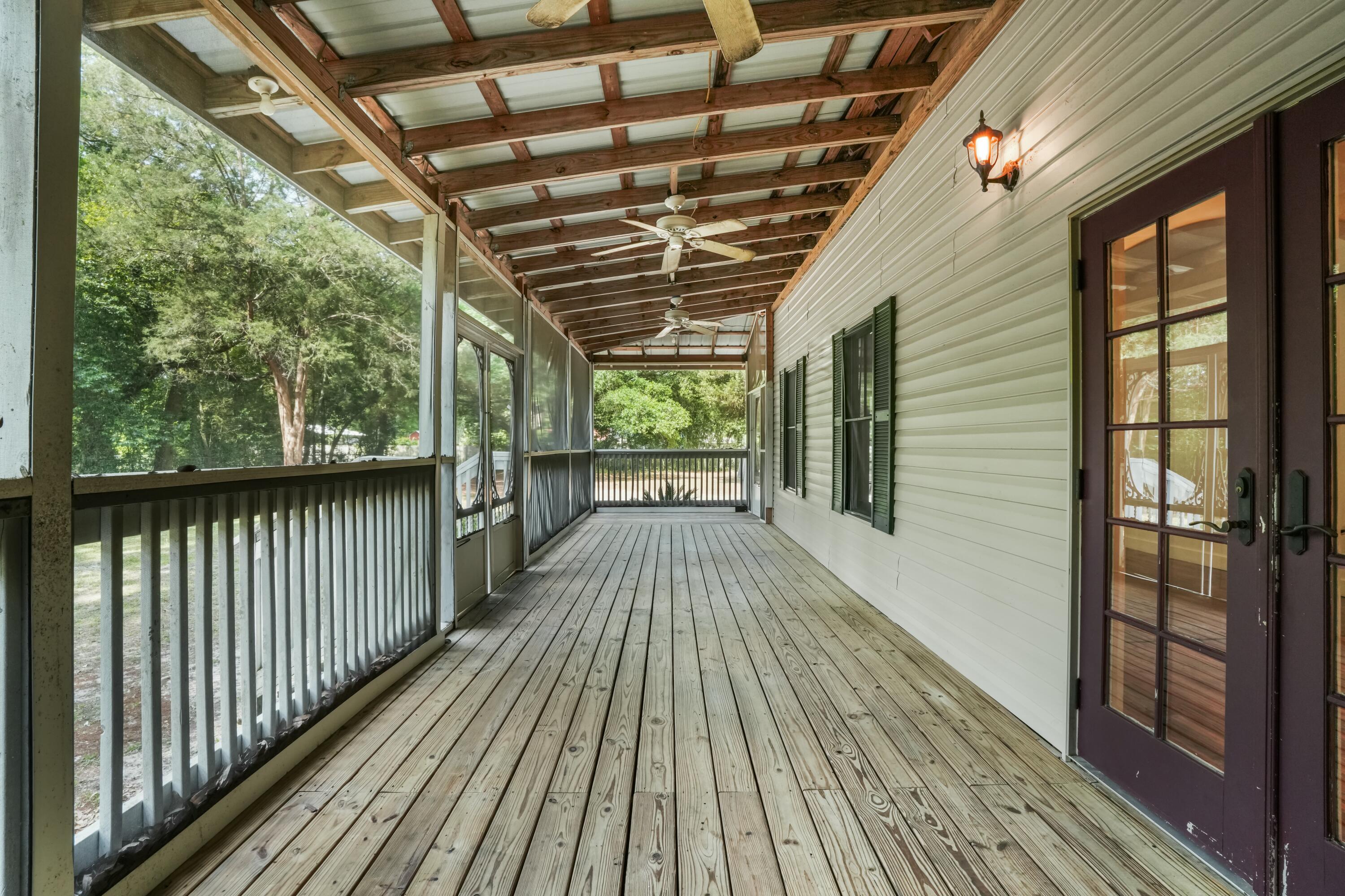 126 Mchenry Road, DeFuniak Springs