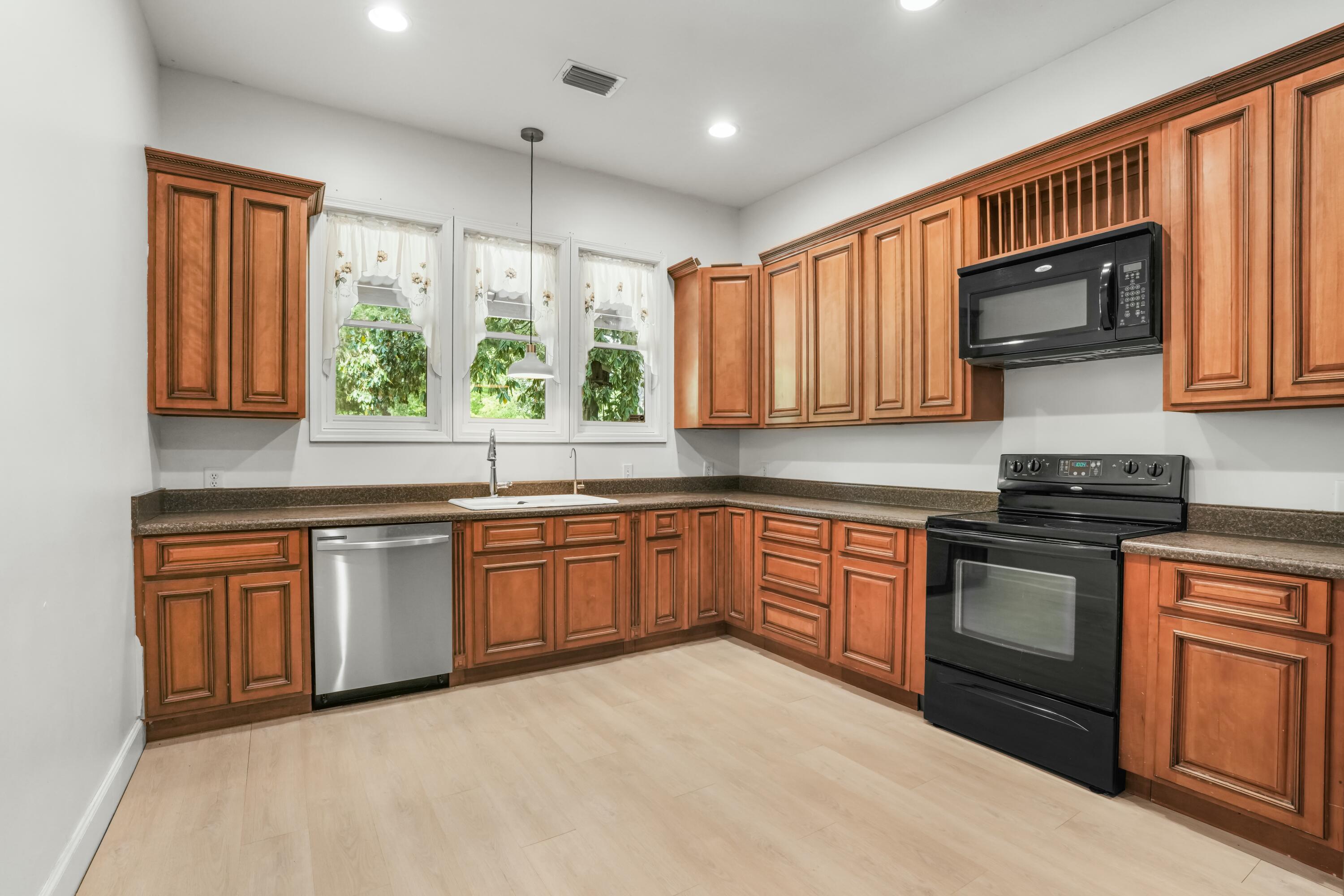 126 Mchenry Road, DeFuniak Springs