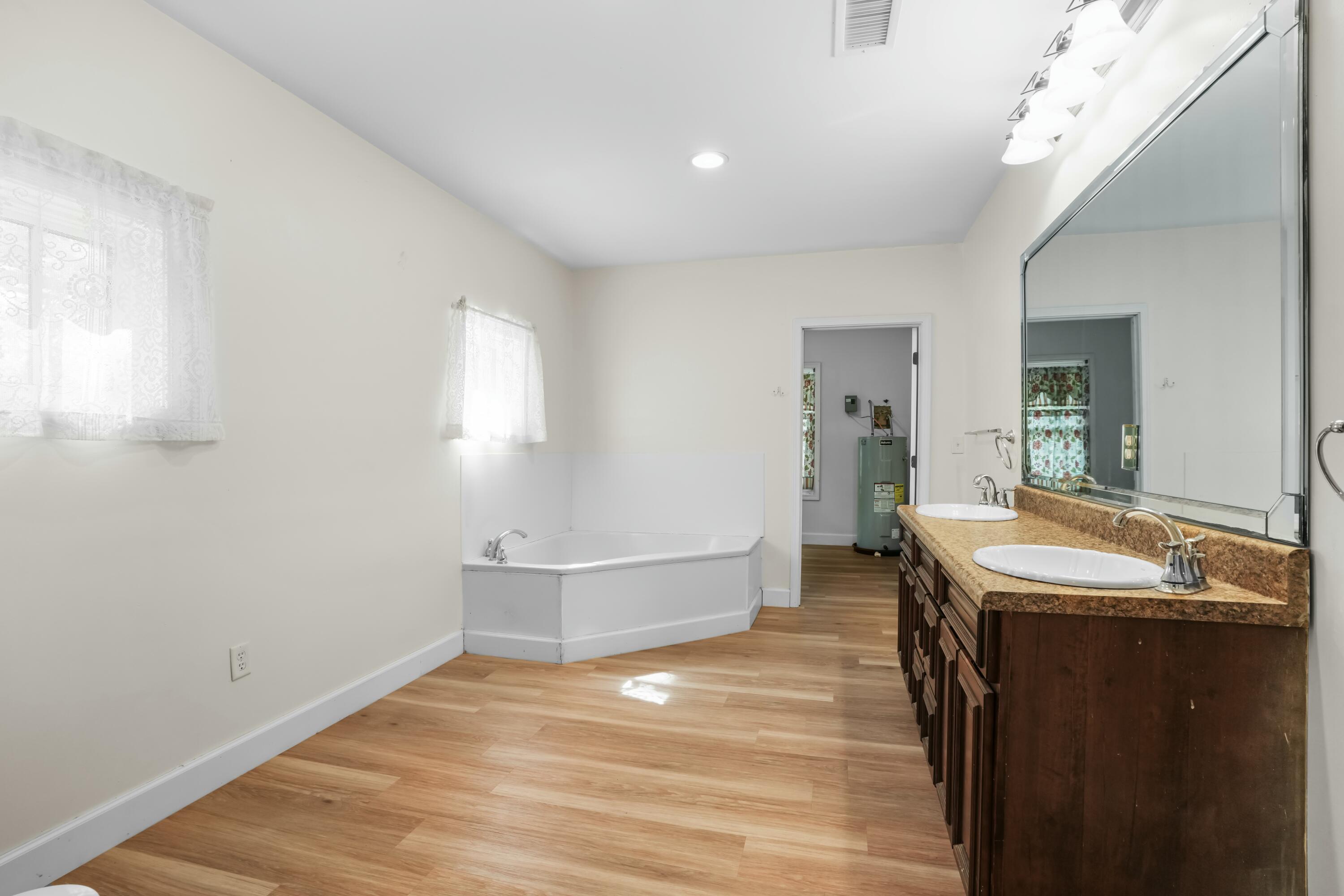 126 Mchenry Road, DeFuniak Springs