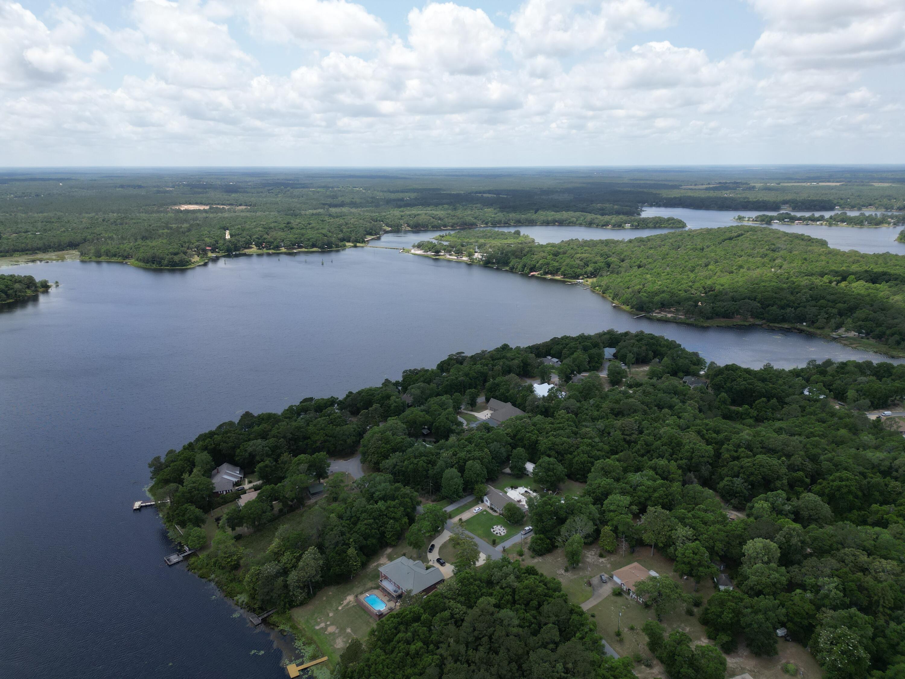 40 Lake Holley Circle, DeFuniak Springs