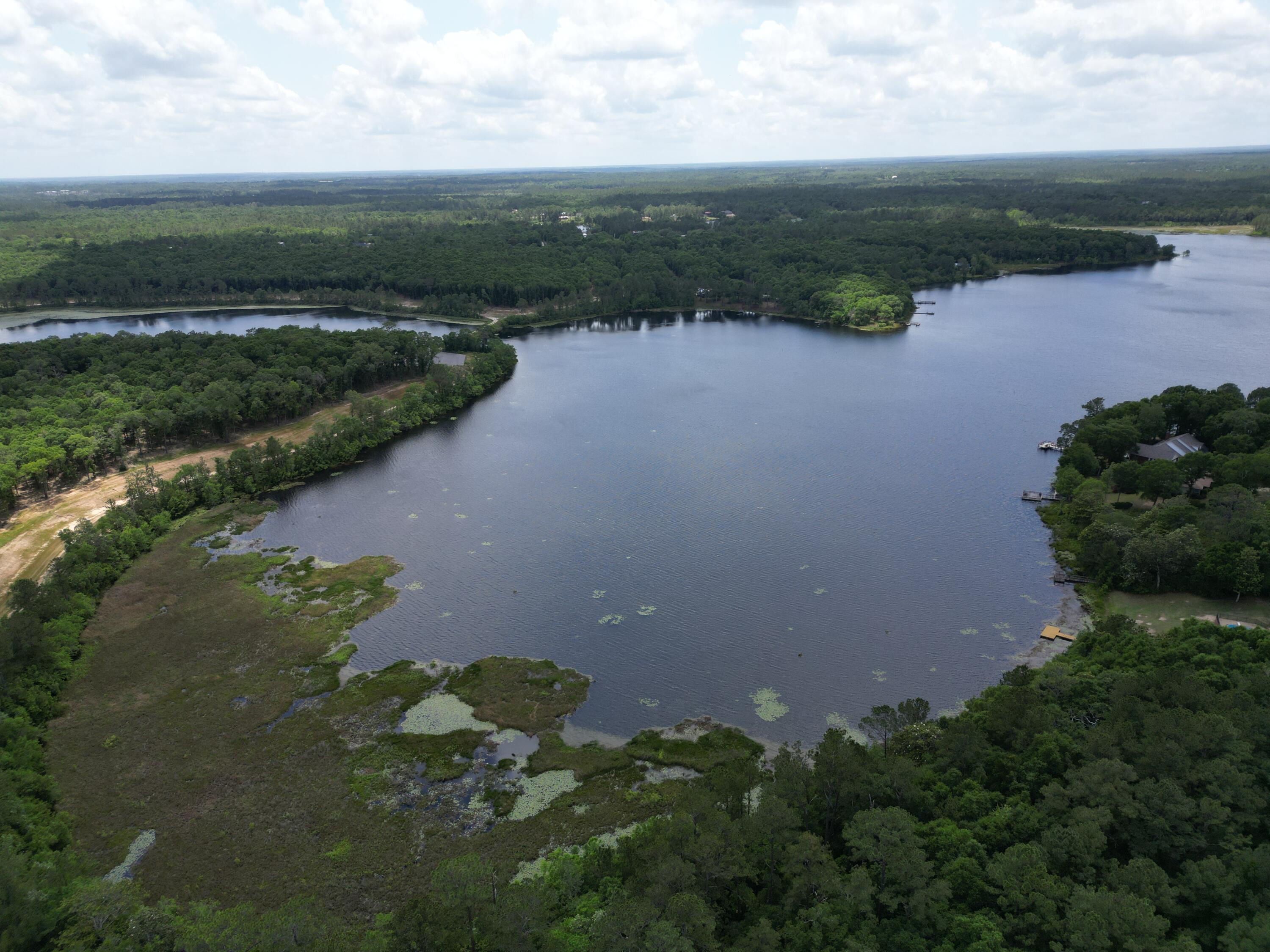 40 Lake Holley Circle, DeFuniak Springs