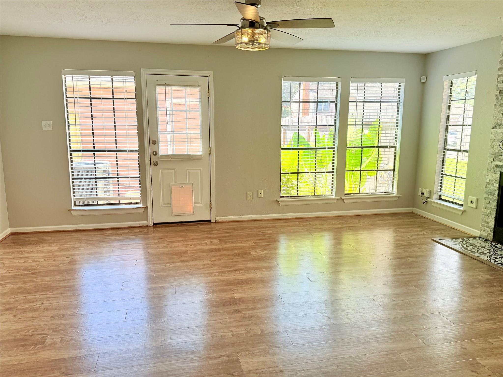 17289 Saturn Lane