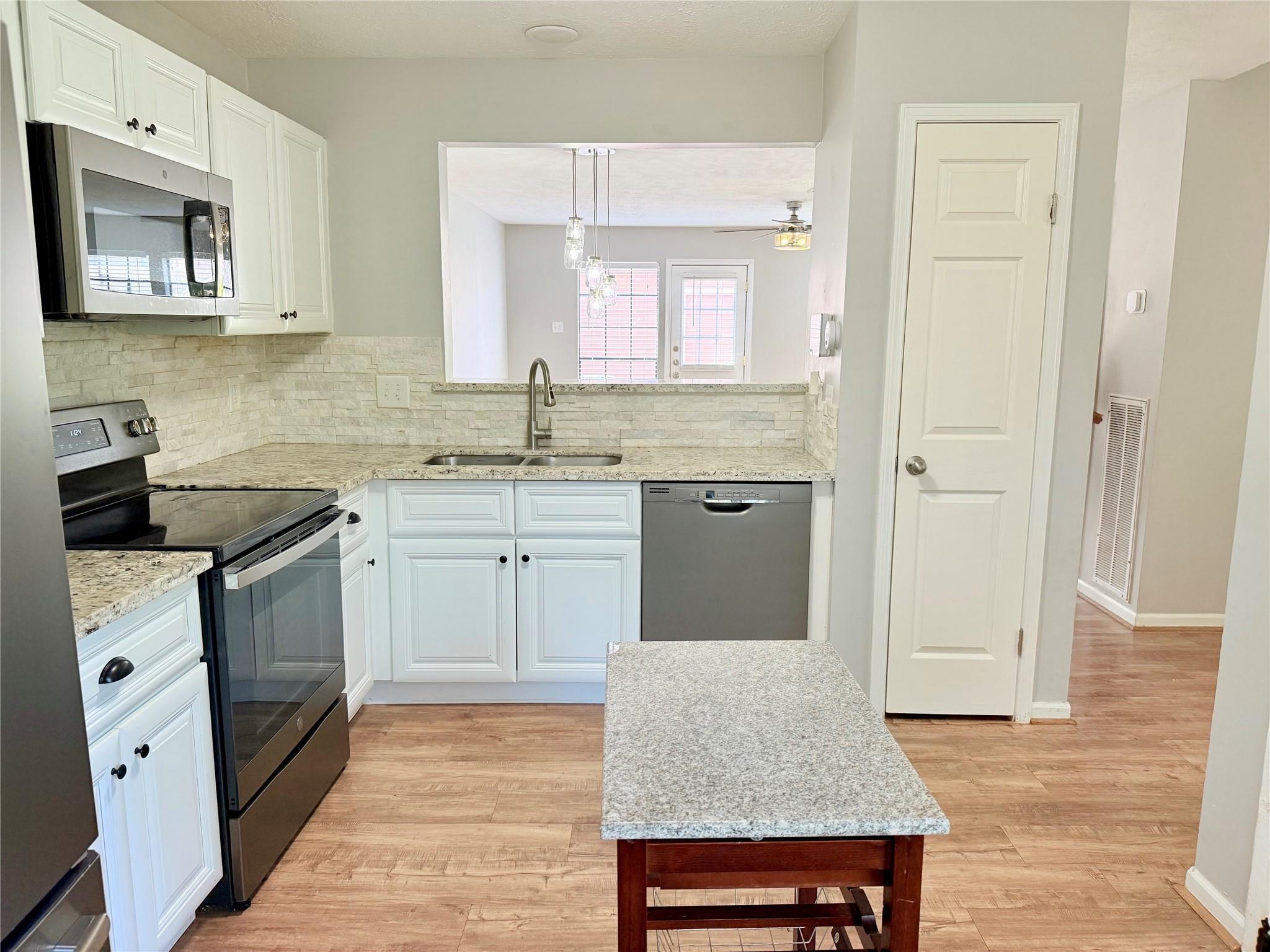 17289 Saturn Lane