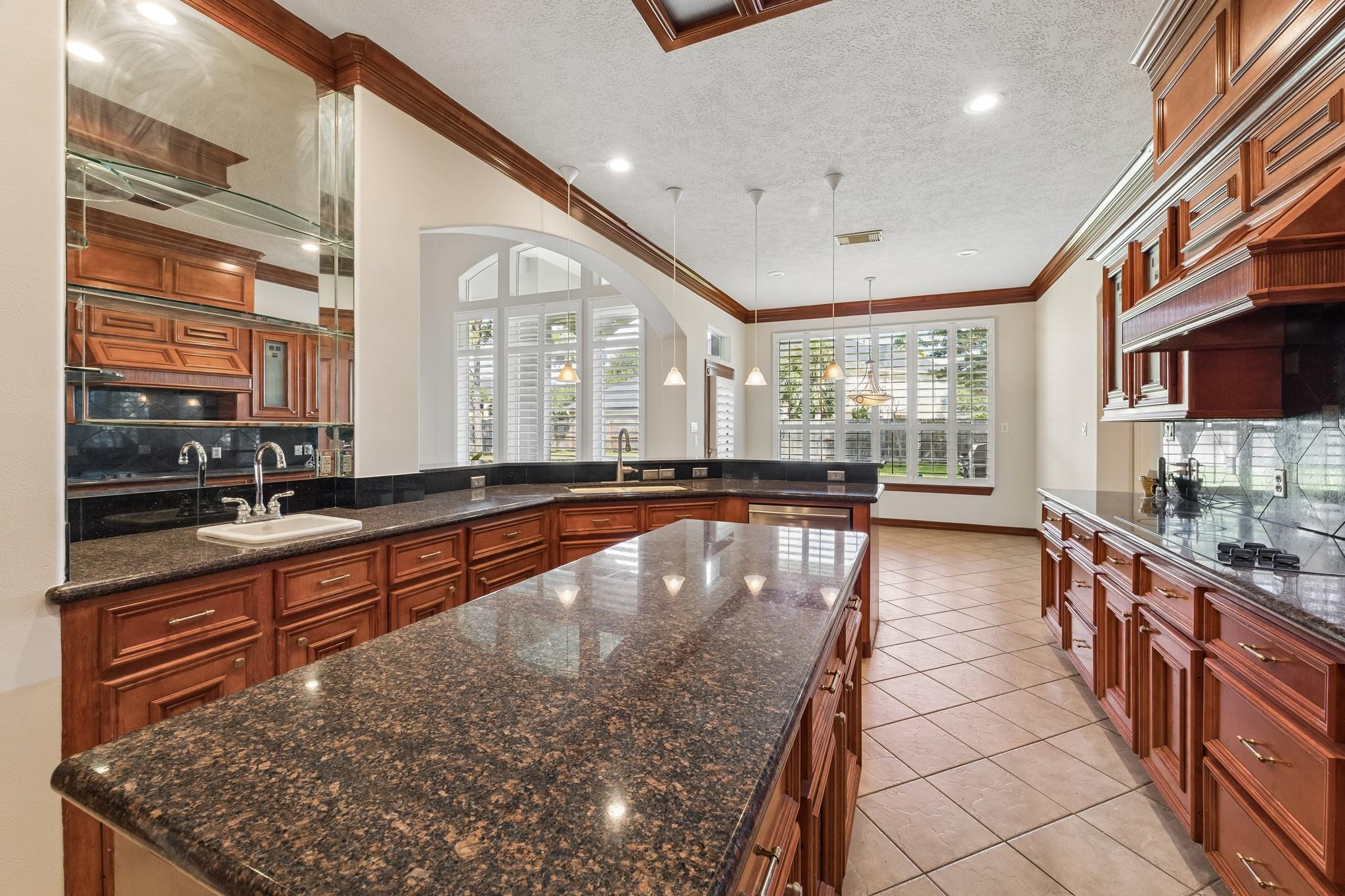 2731 Lakecrest Drive