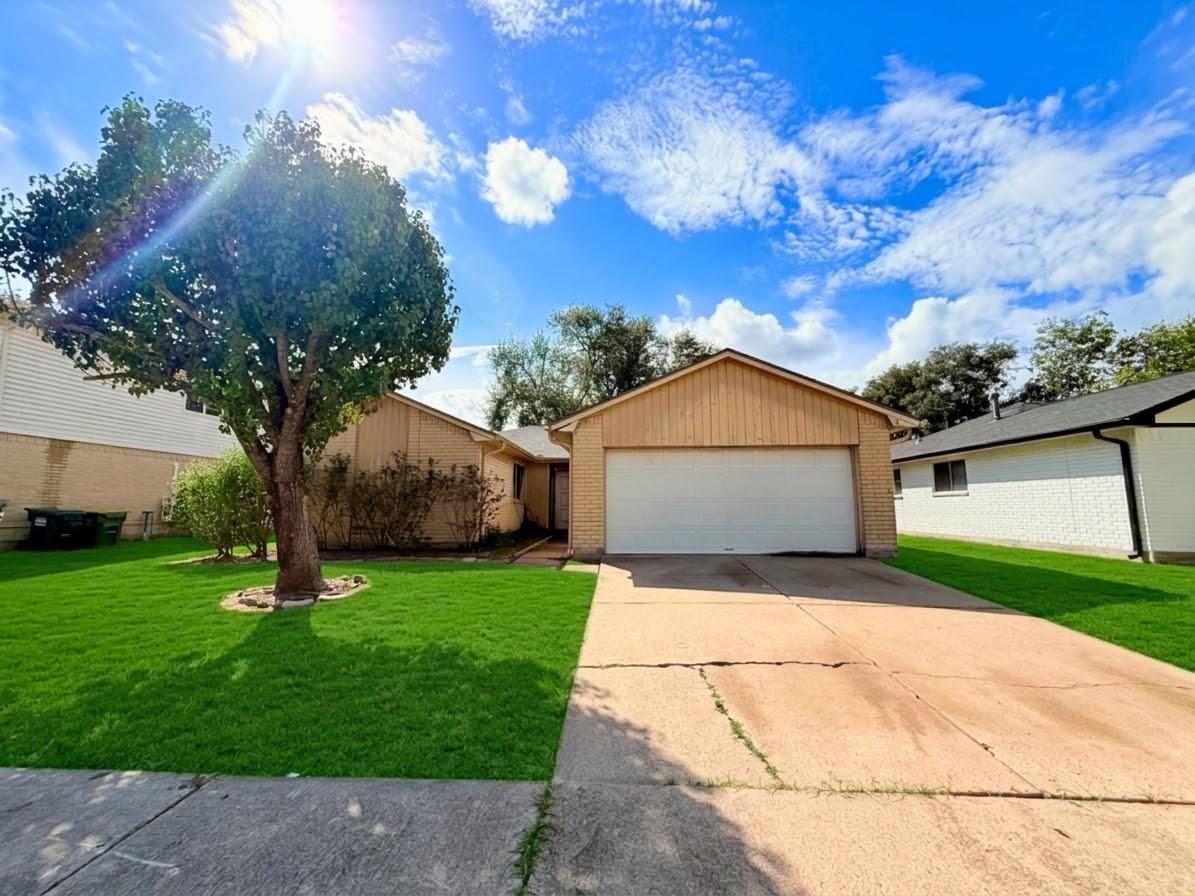 1118 W Belgravia Drive