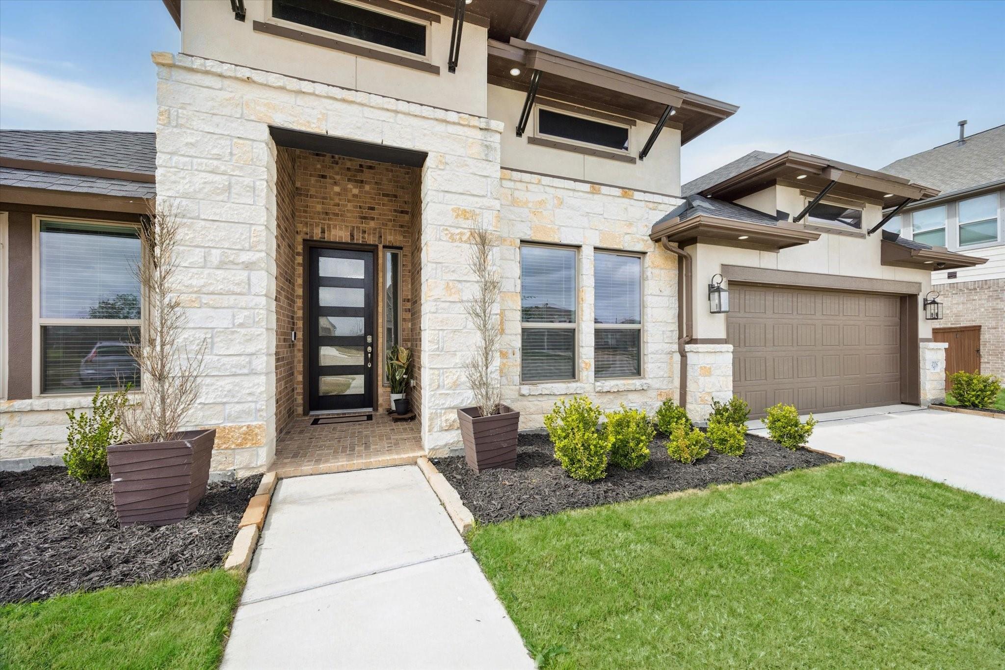 9206 Blue Stem Court