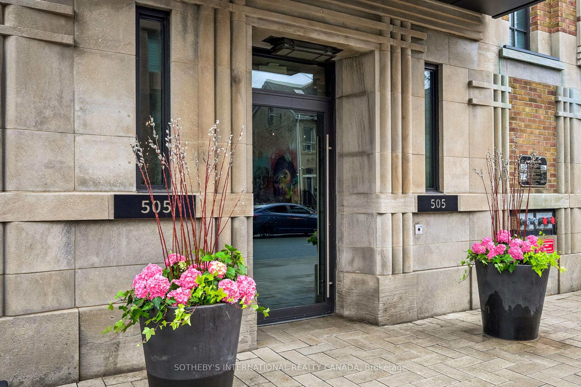 505 Richmond Street W 403