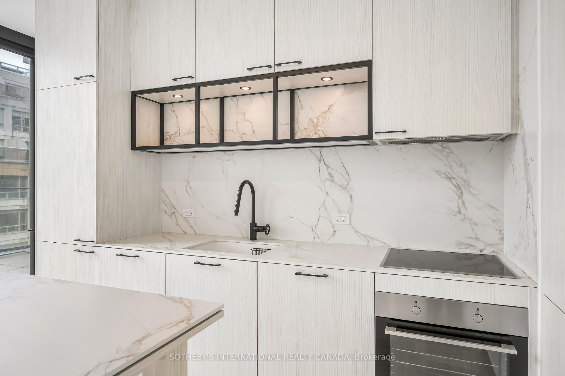 505 Richmond Street W 403