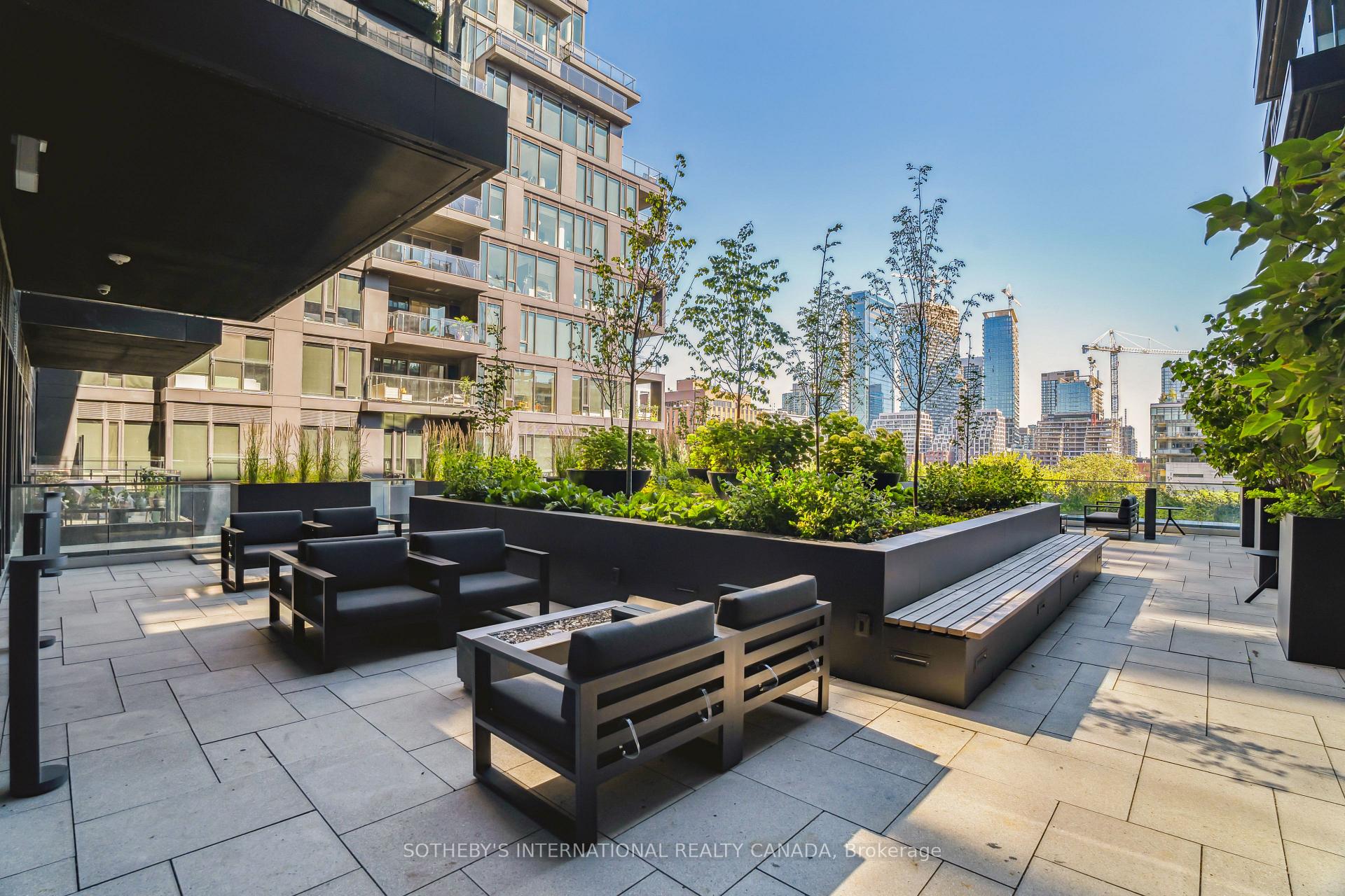 505 Richmond Street W 403