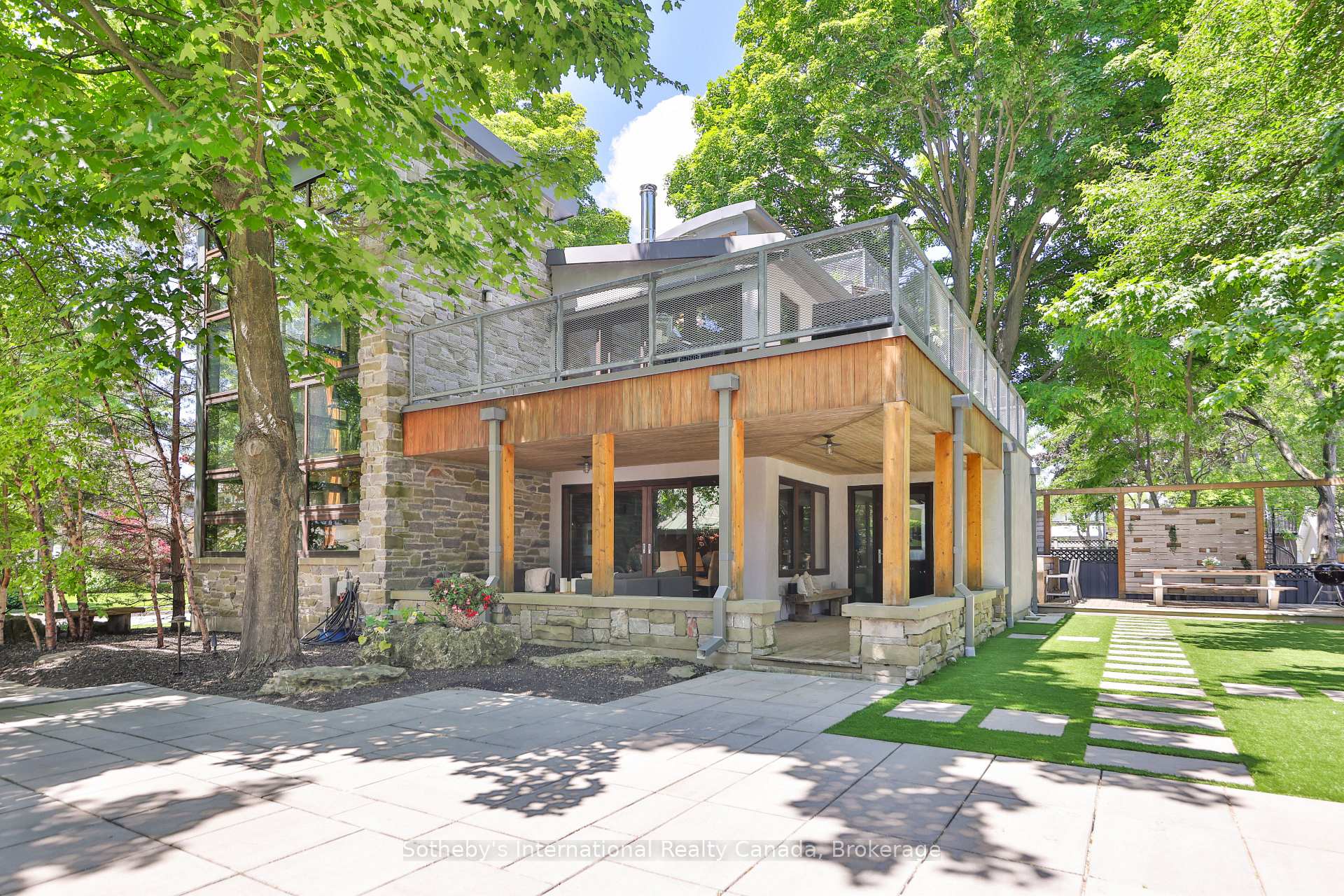 55 Chisholm Street