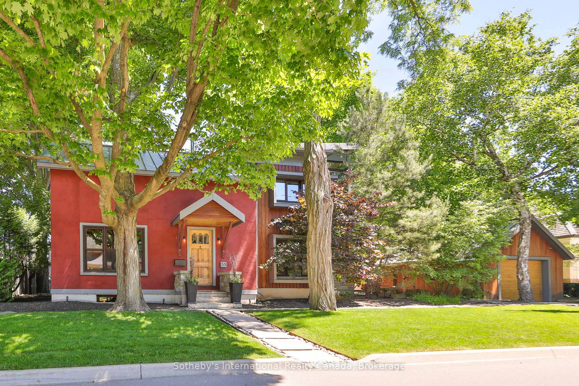 55 Chisholm Street