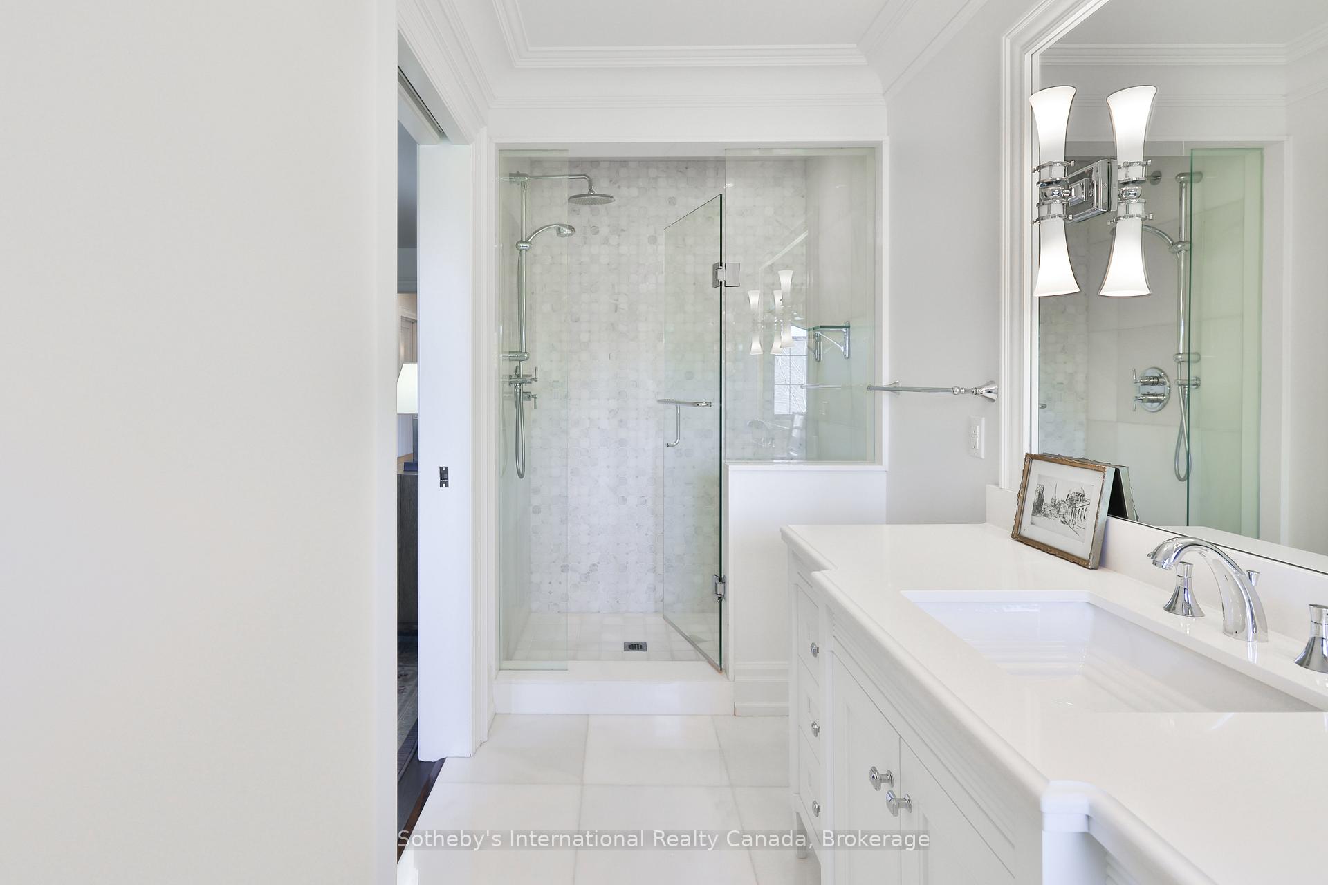 1497 Lakeshore Road W