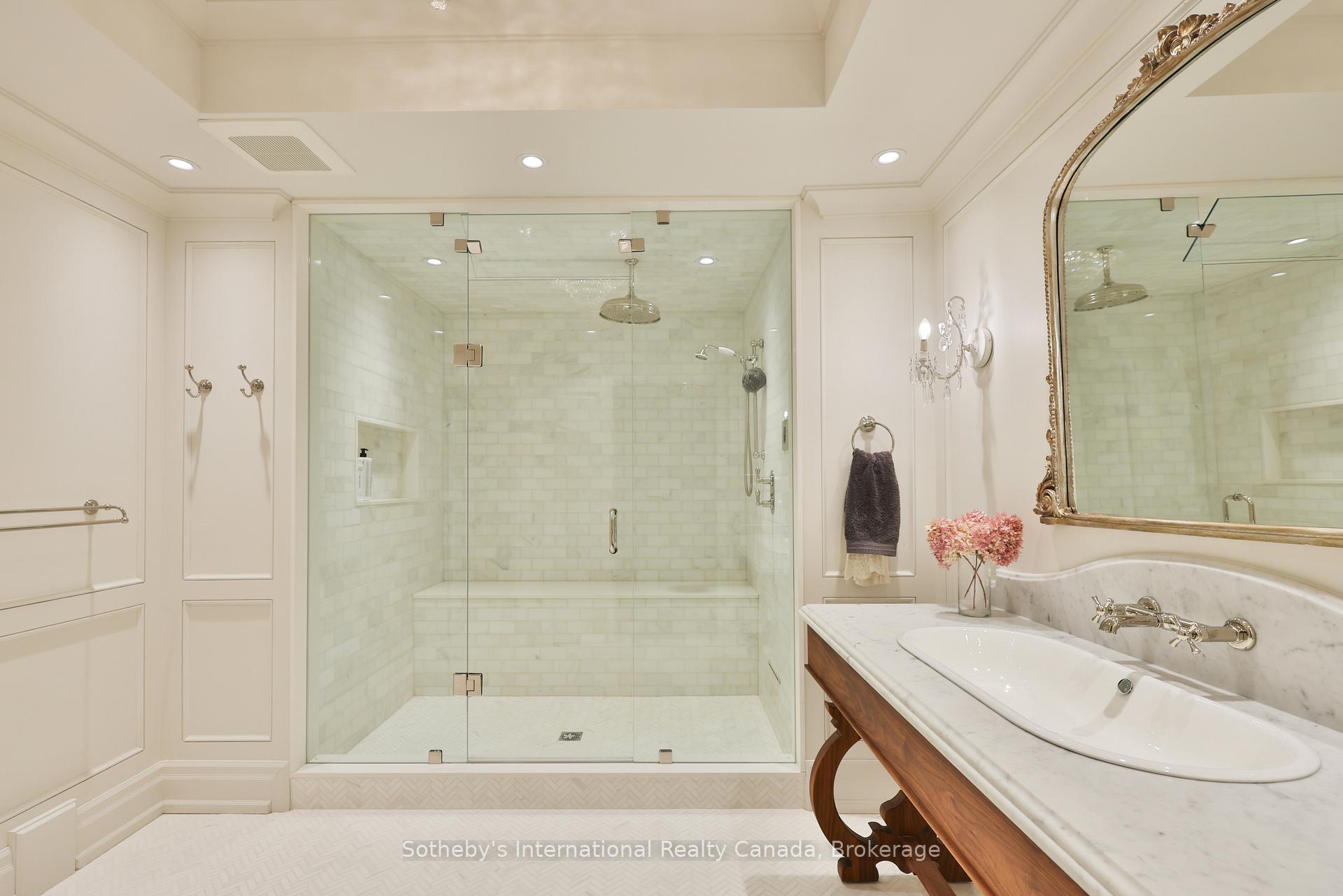 1497 Lakeshore Road W