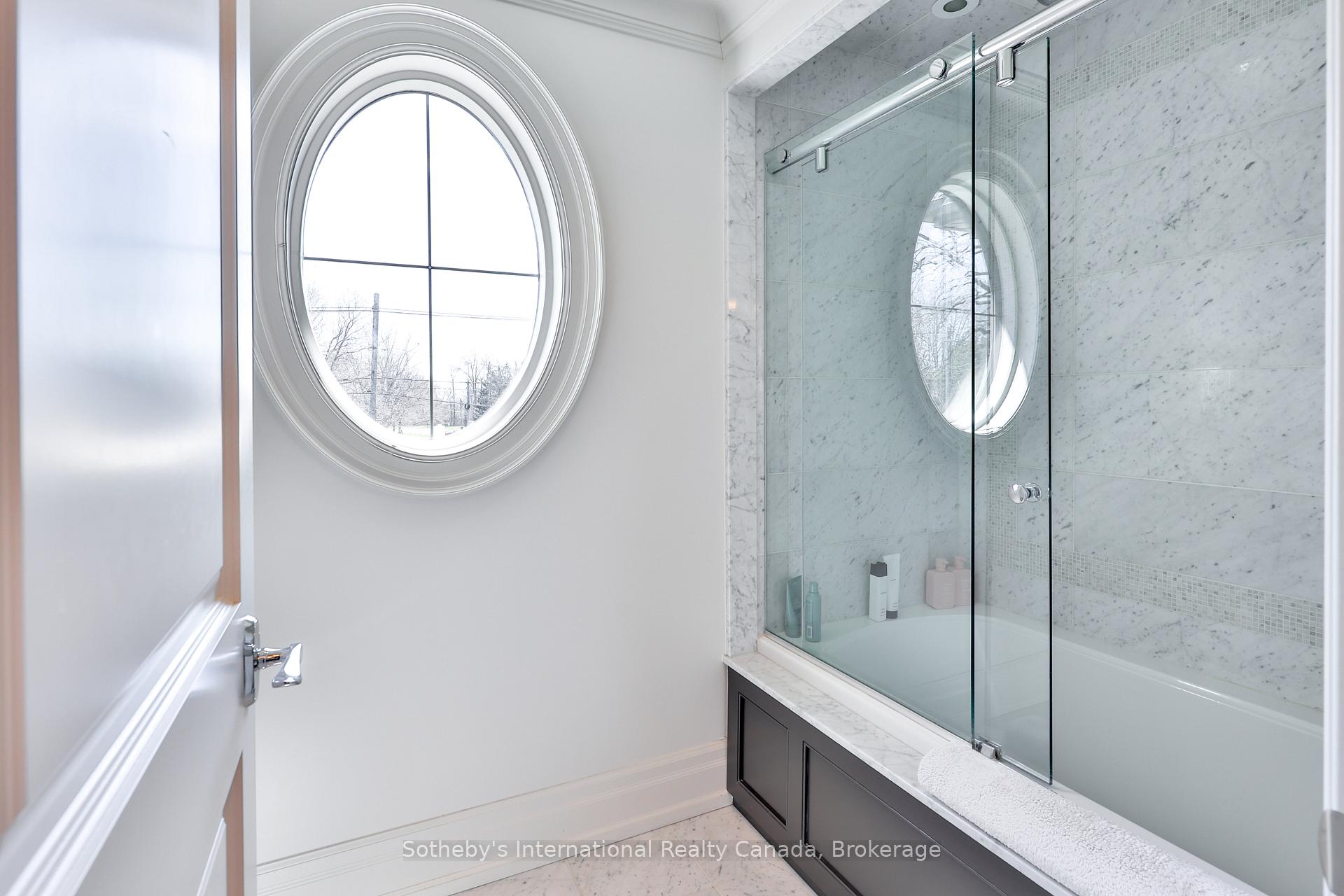 1497 Lakeshore Road W