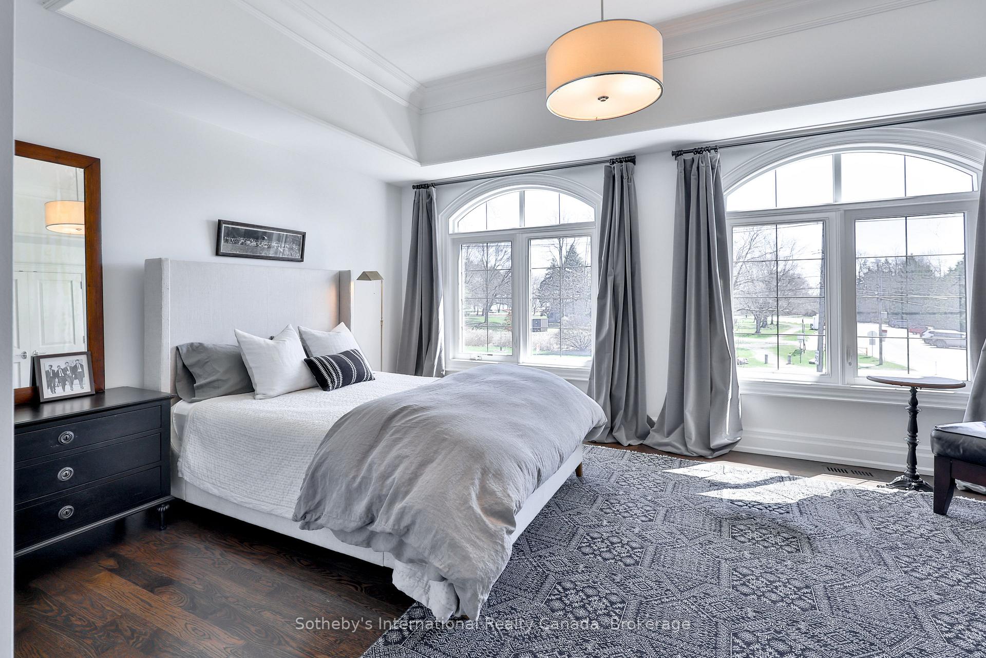 1497 Lakeshore Road W