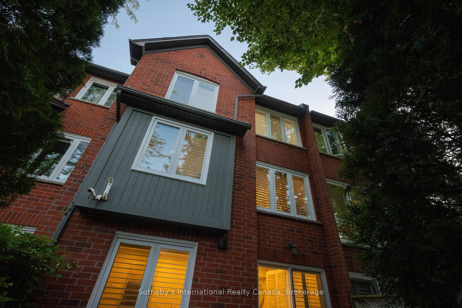 1064 Queen Street W 32A