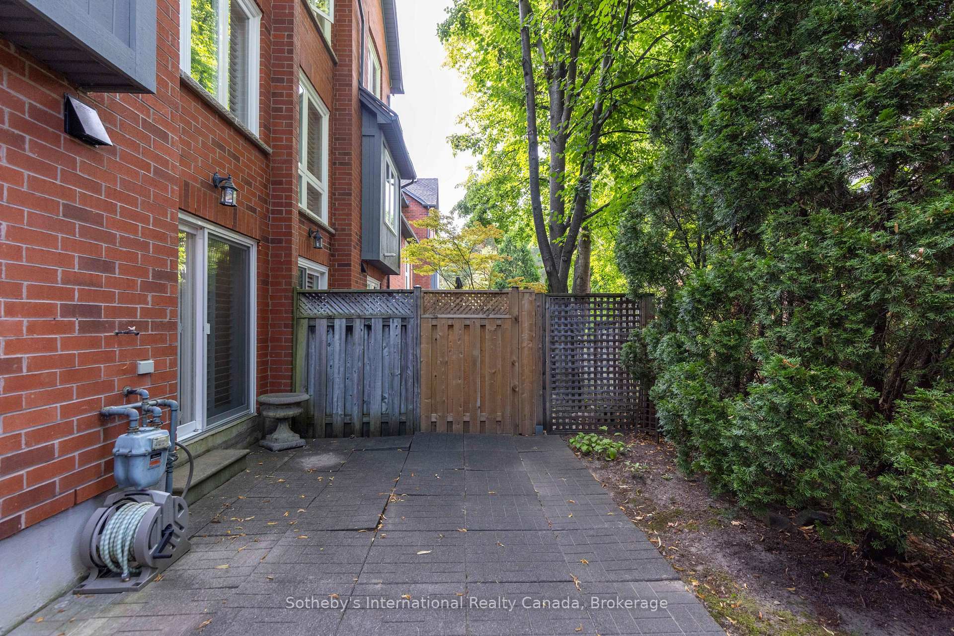 1064 Queen Street W 32A