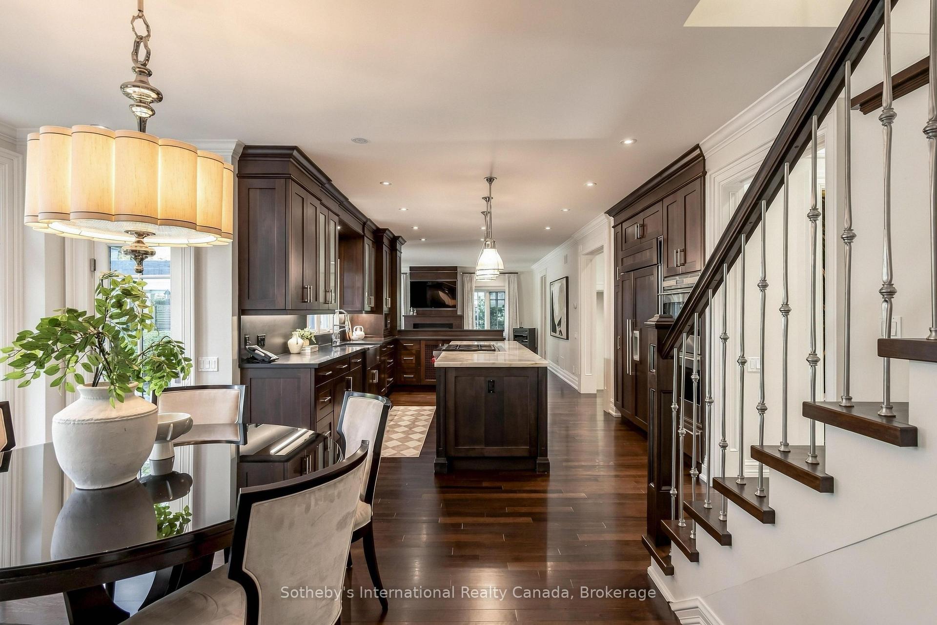 1073 Lakeshore Road E