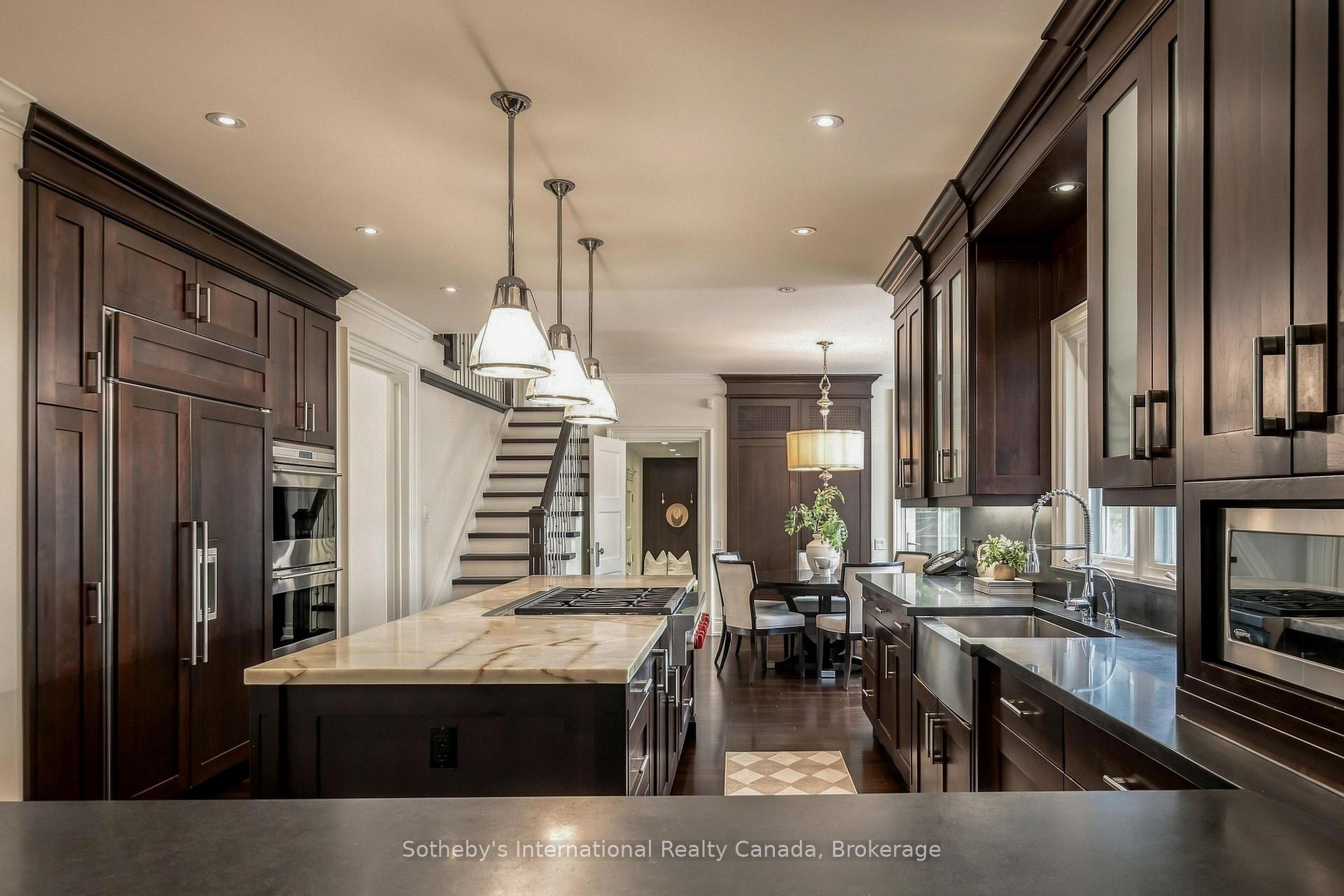1073 Lakeshore Road E