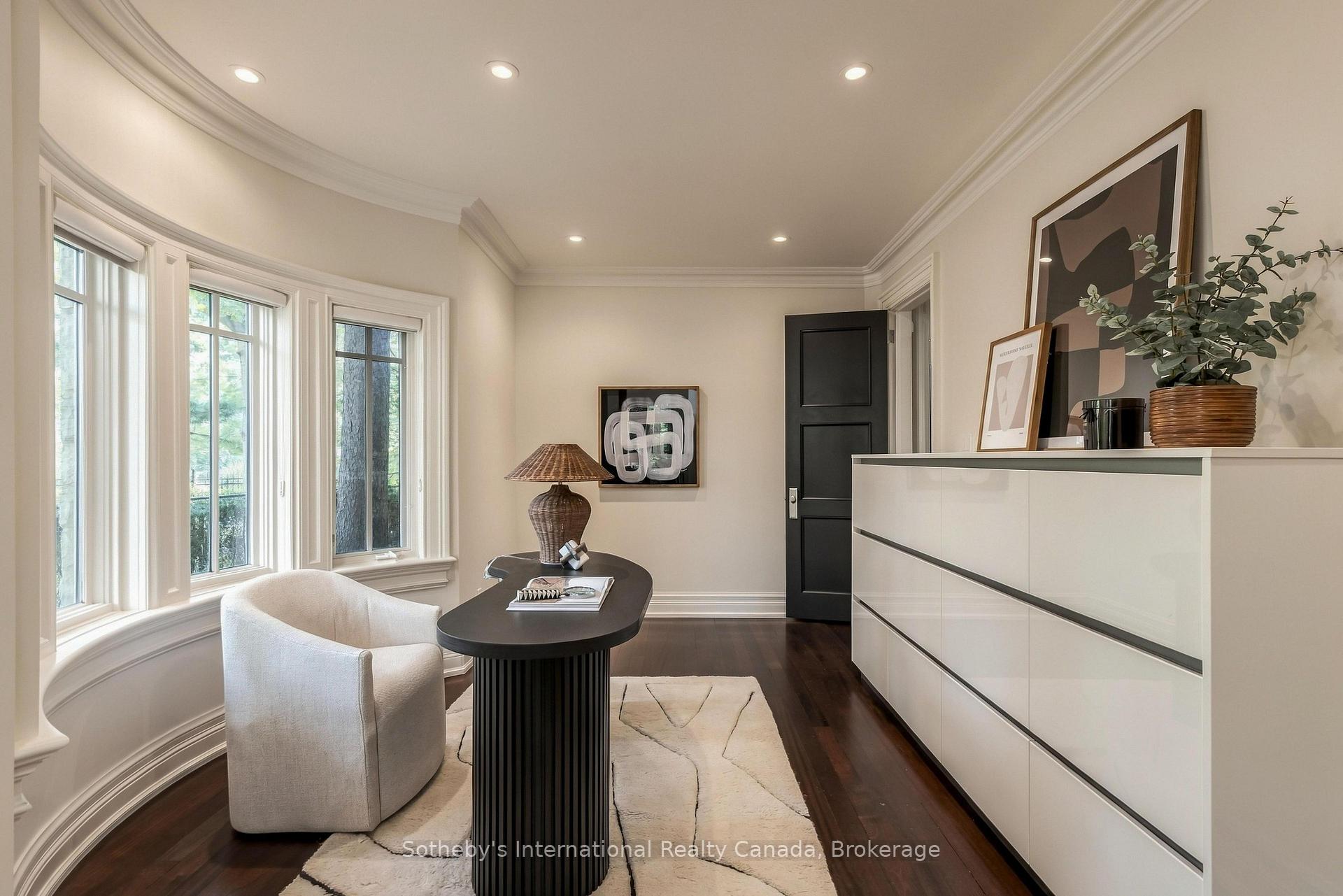 1073 Lakeshore Road E