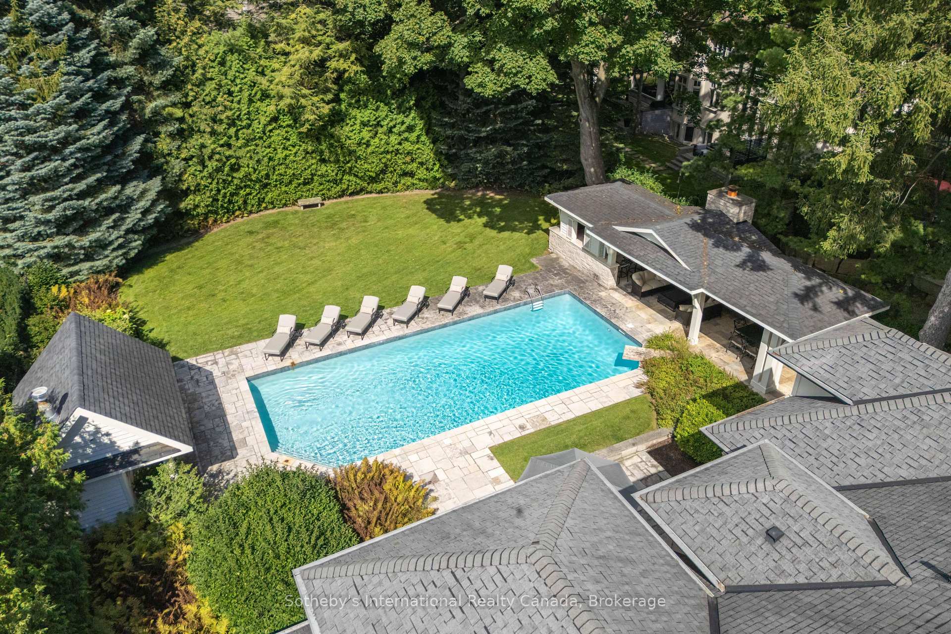 1073 Lakeshore Road E