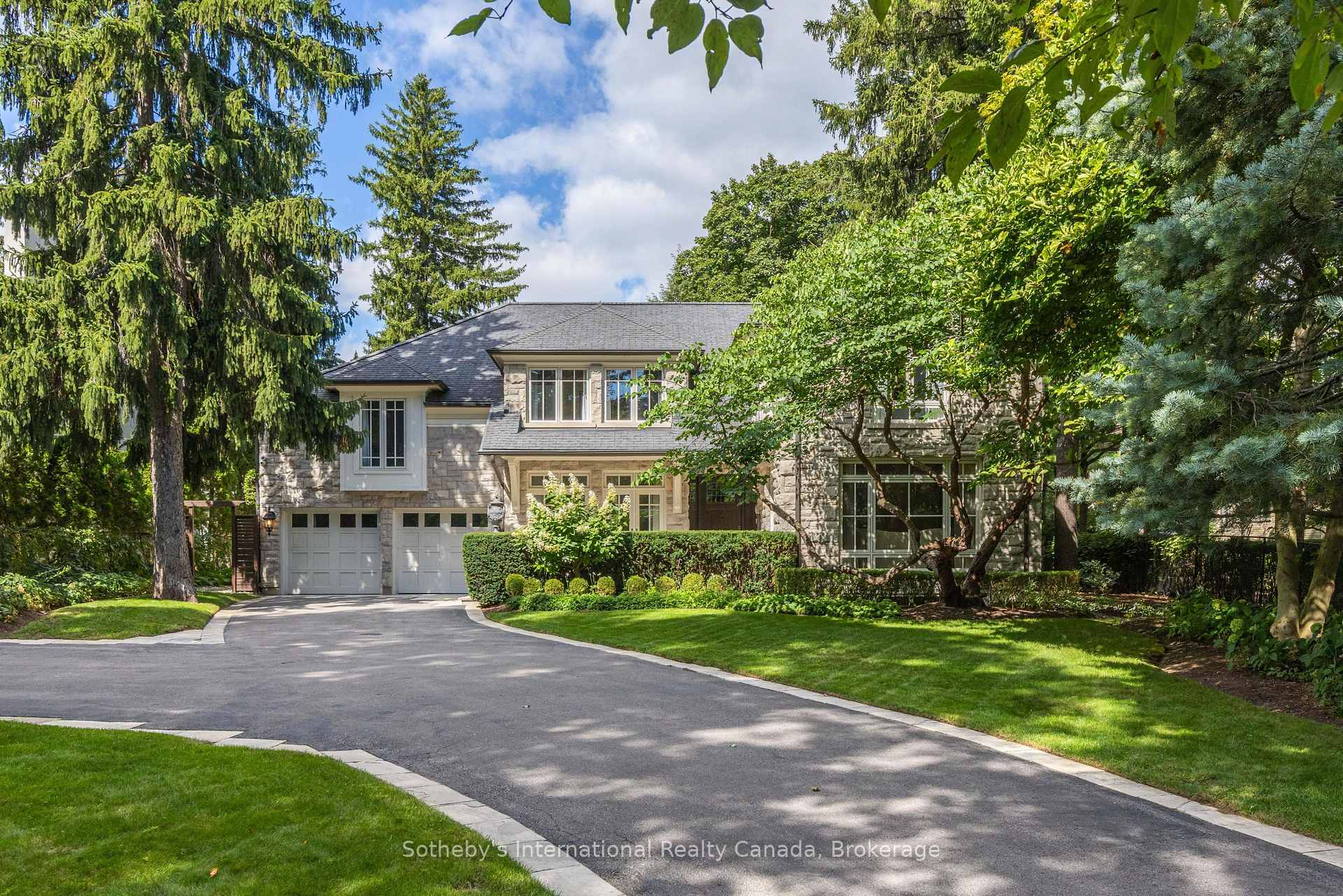 1073 Lakeshore Road E