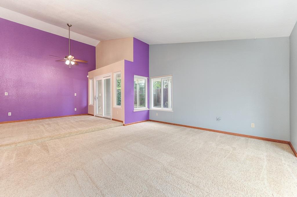 1541 E Colonial Parkway