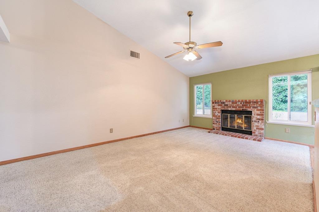 1541 E Colonial Parkway