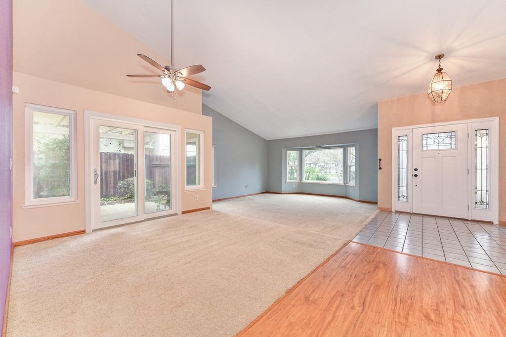 1541 E Colonial Parkway