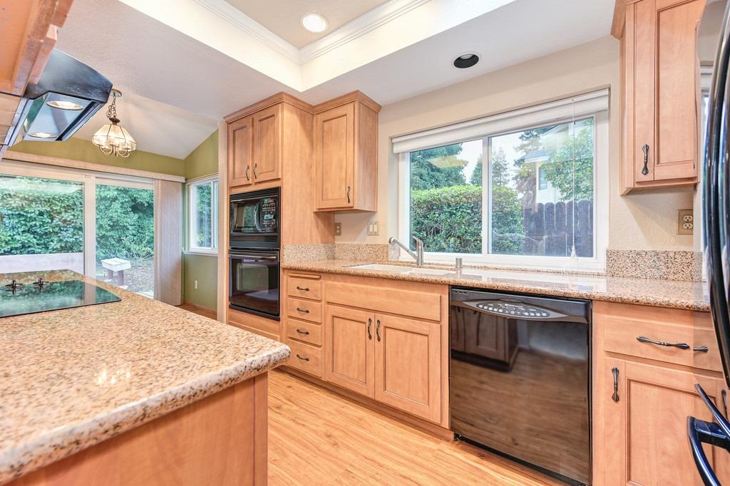 1541 E Colonial Parkway