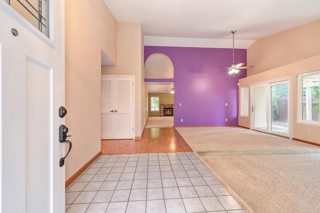 1541 E Colonial Parkway