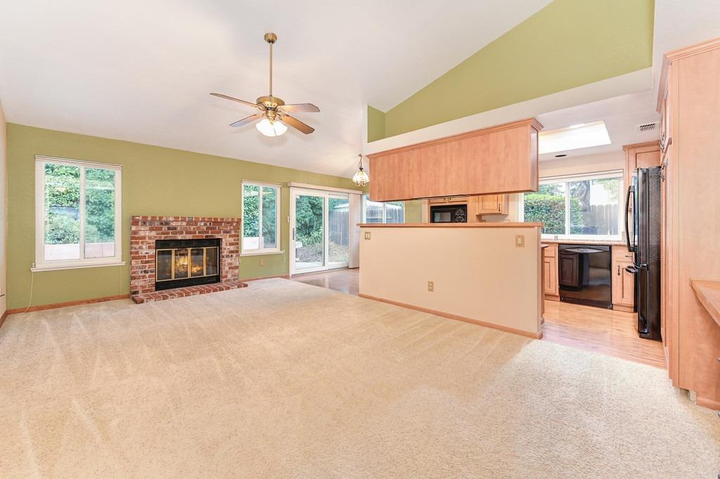 1541 E Colonial Parkway